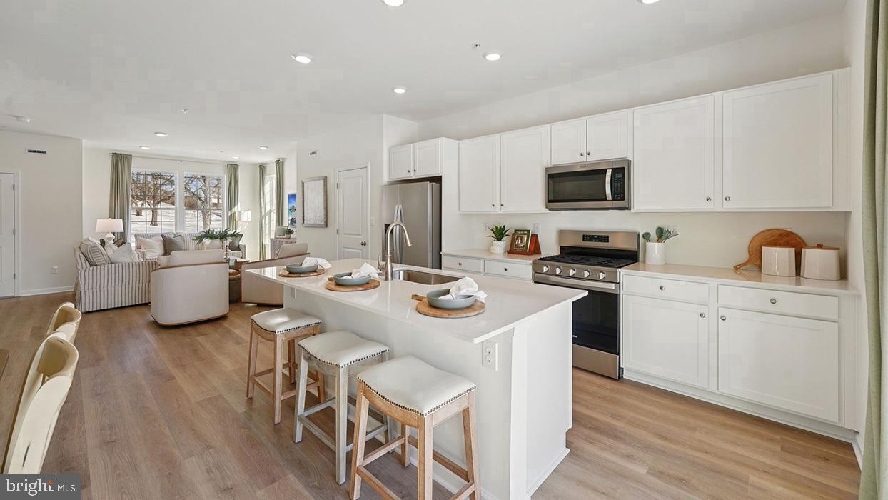 518 LYANNA WAY