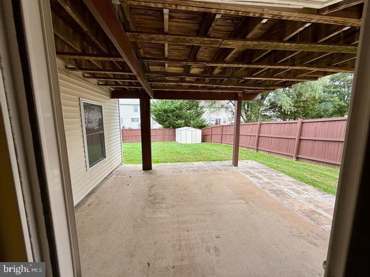 BLOOMS CROSSING - Residential Lease