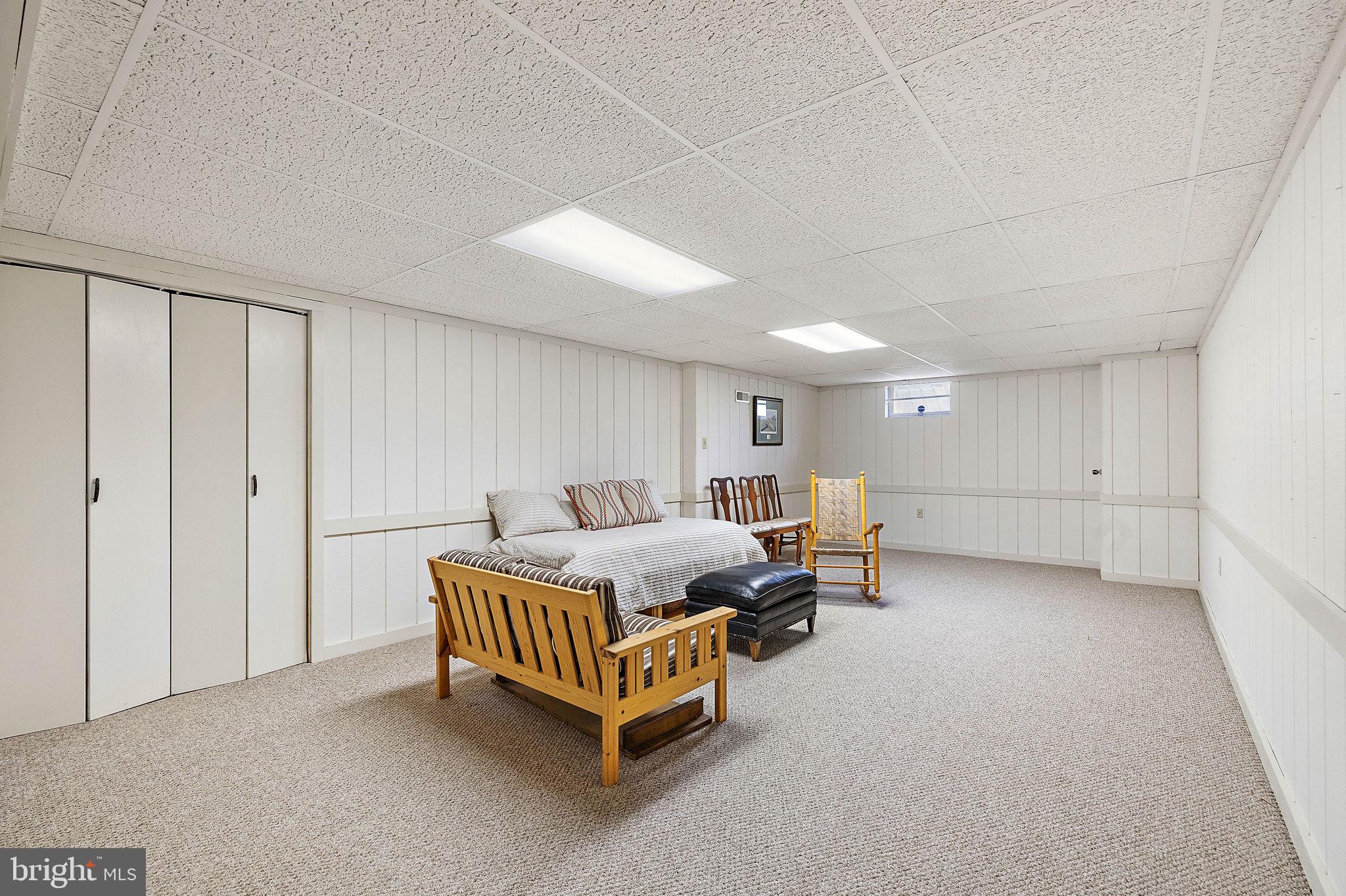 SPRING MEADOWS - Residential