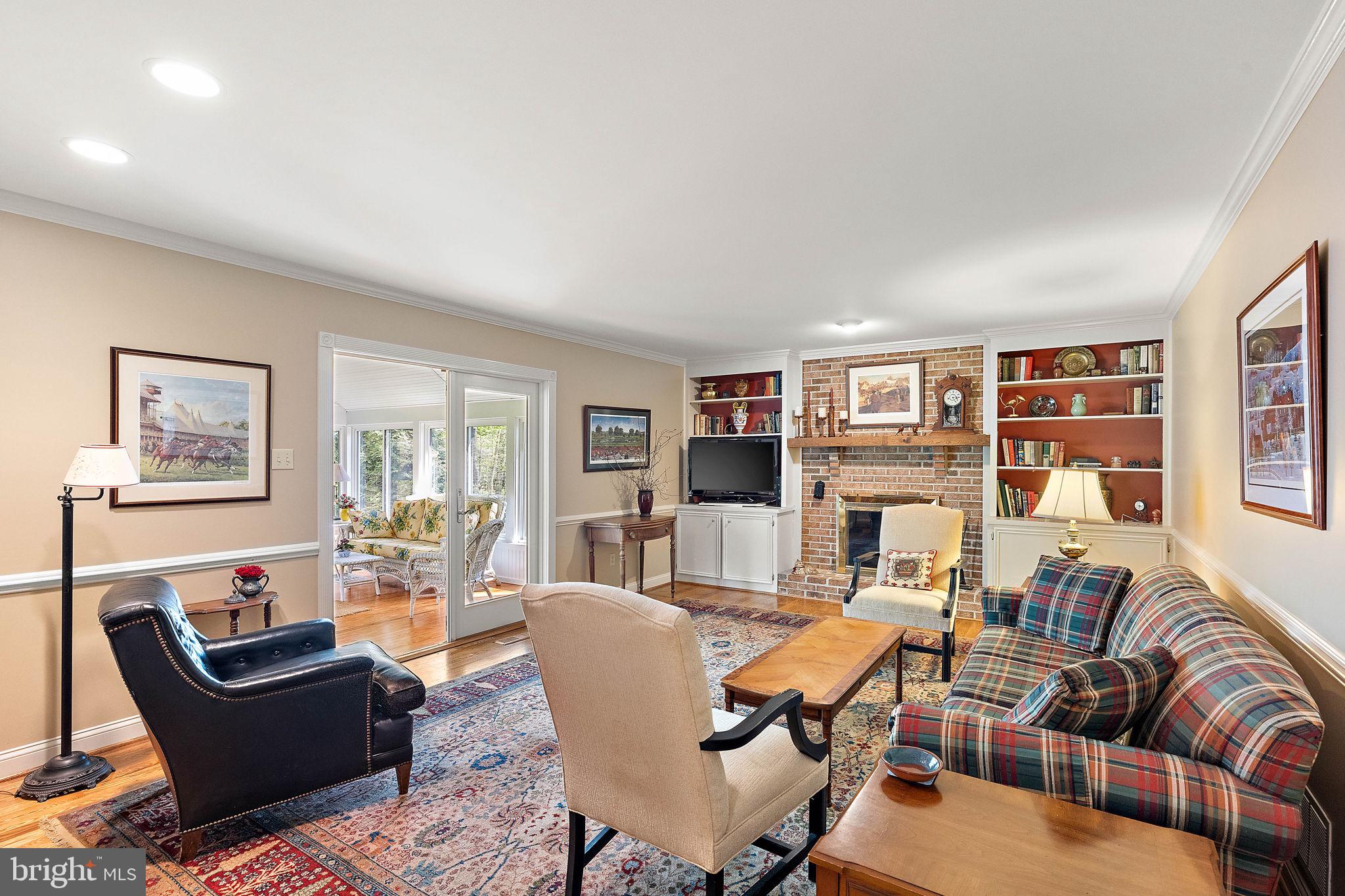 SPRING MEADOWS - Residential