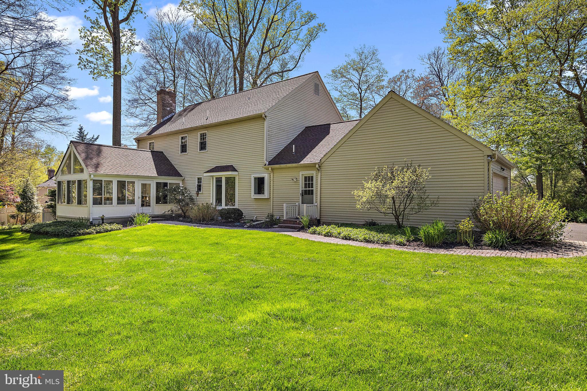 SPRING MEADOWS - Residential