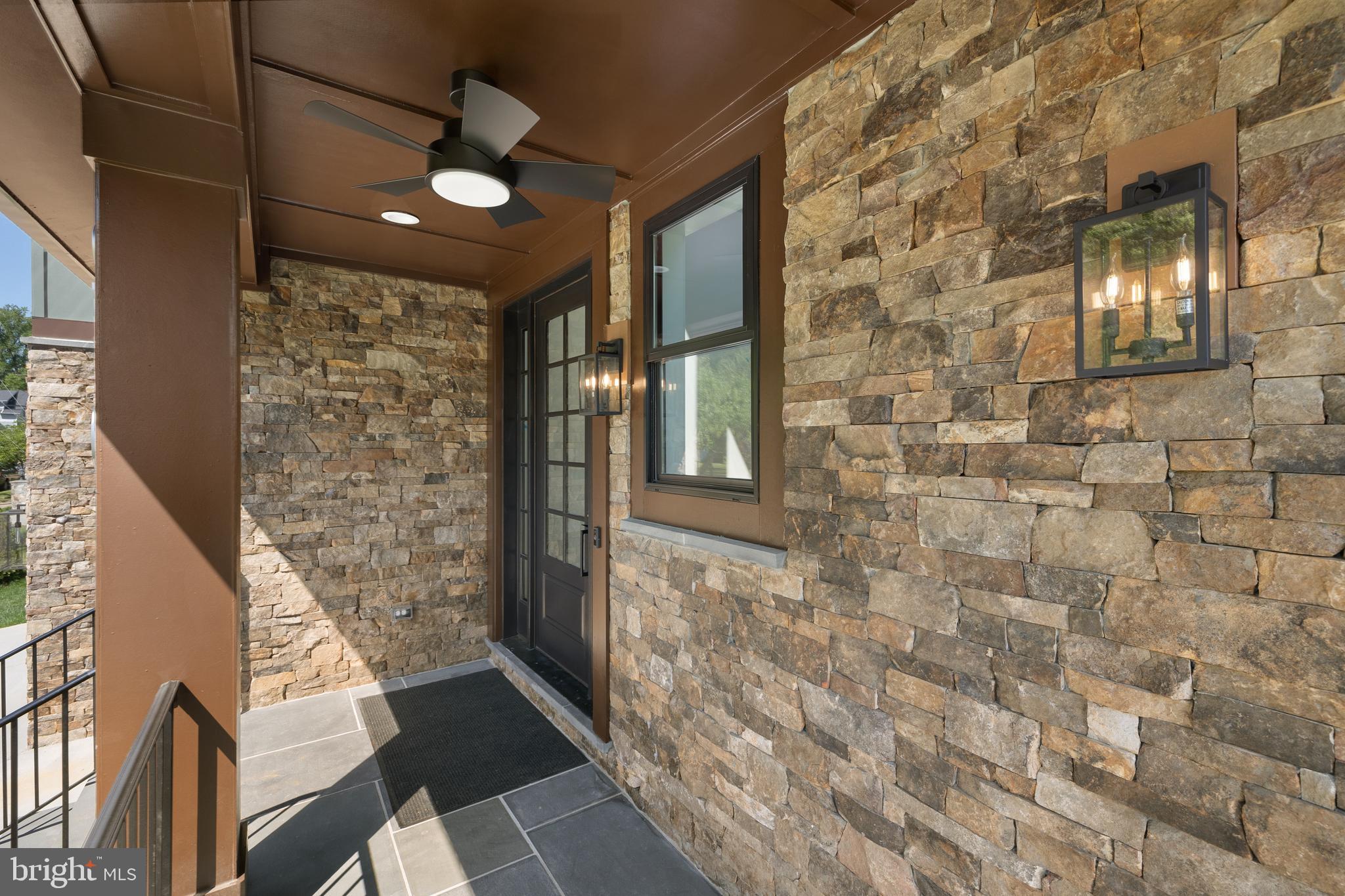 VIENNA WOODS - Residential