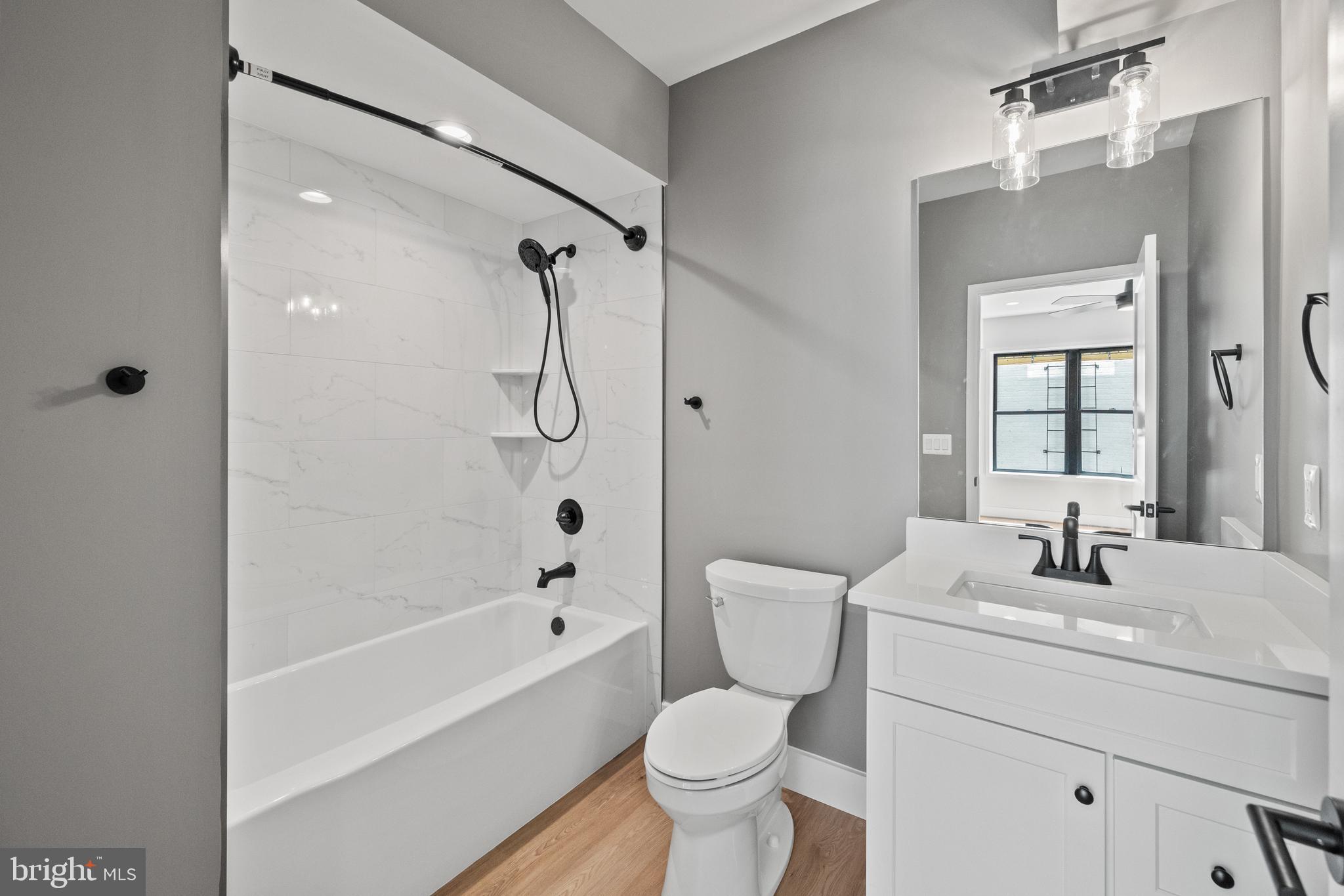 VIENNA WOODS - Residential