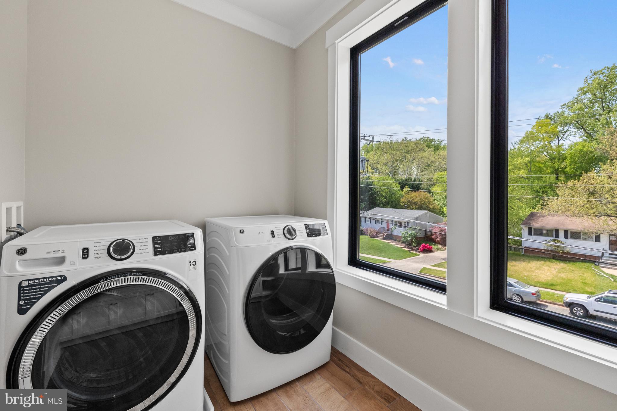 VIENNA WOODS - Residential