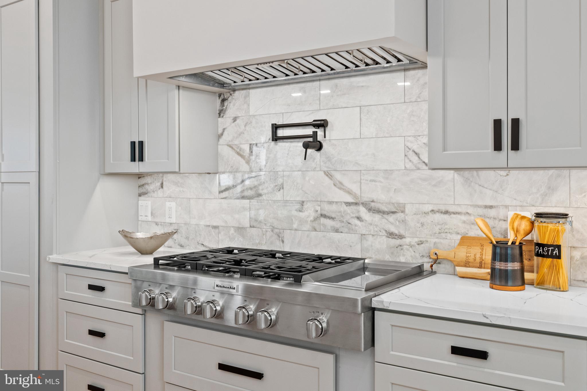 VIENNA WOODS - Residential