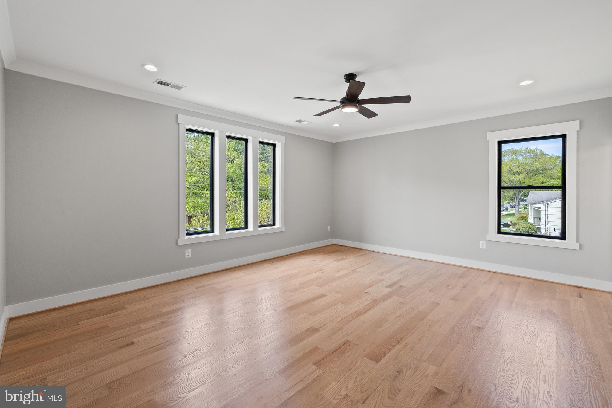 VIENNA WOODS - Residential