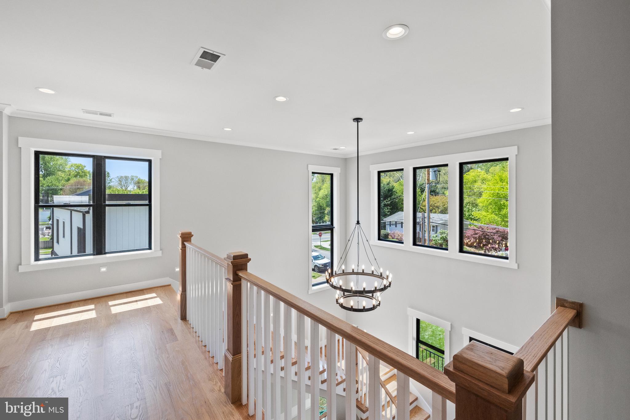 VIENNA WOODS - Residential