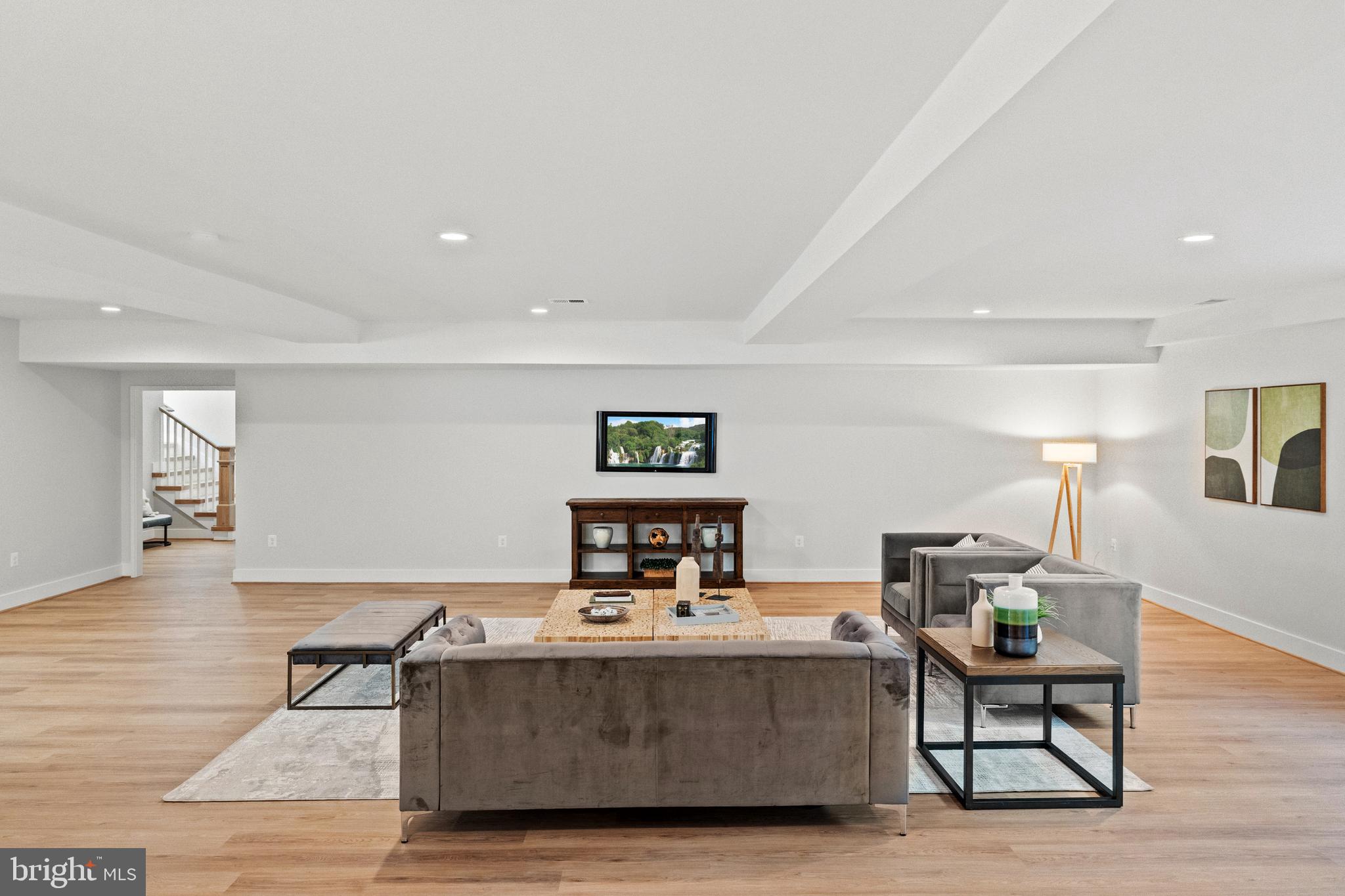 VIENNA WOODS - Residential