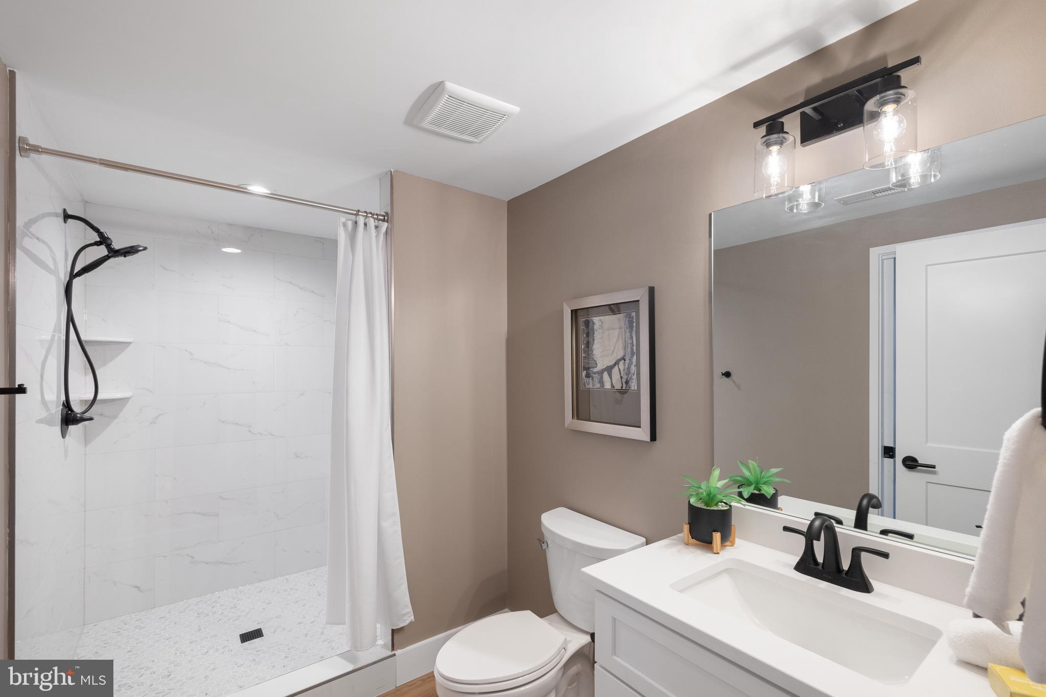 VIENNA WOODS - Residential