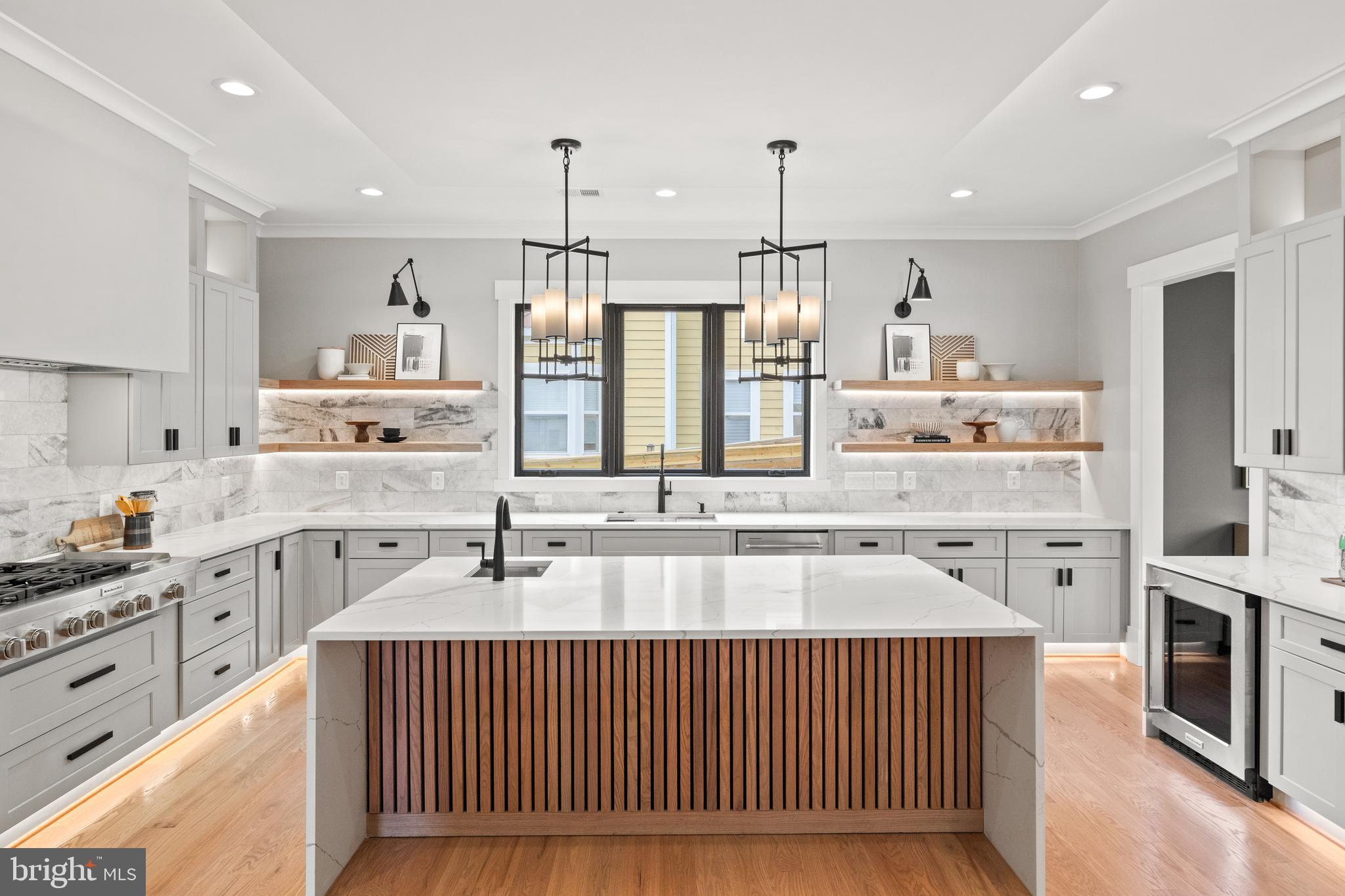 VIENNA WOODS - Residential