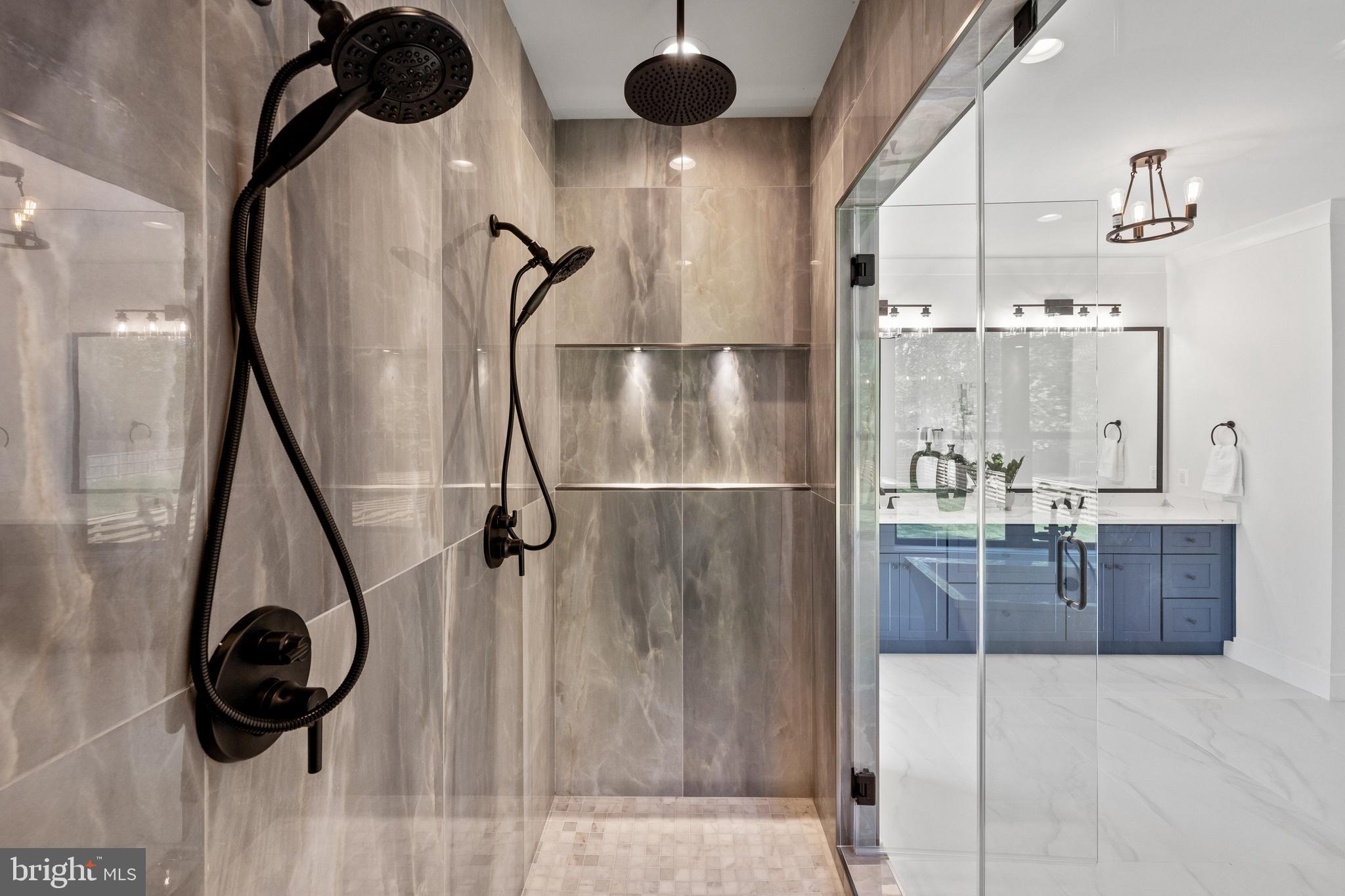 VIENNA WOODS - Residential