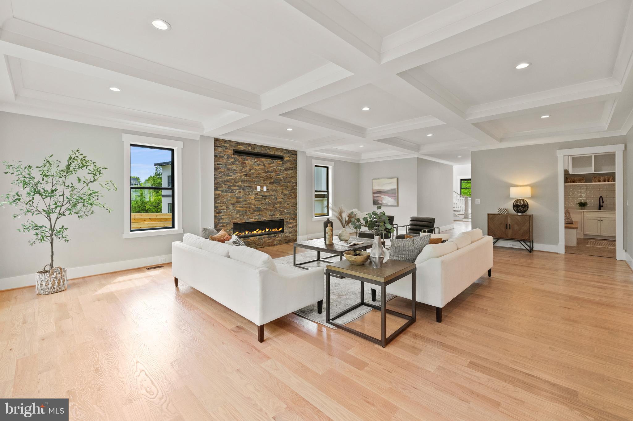 VIENNA WOODS - Residential