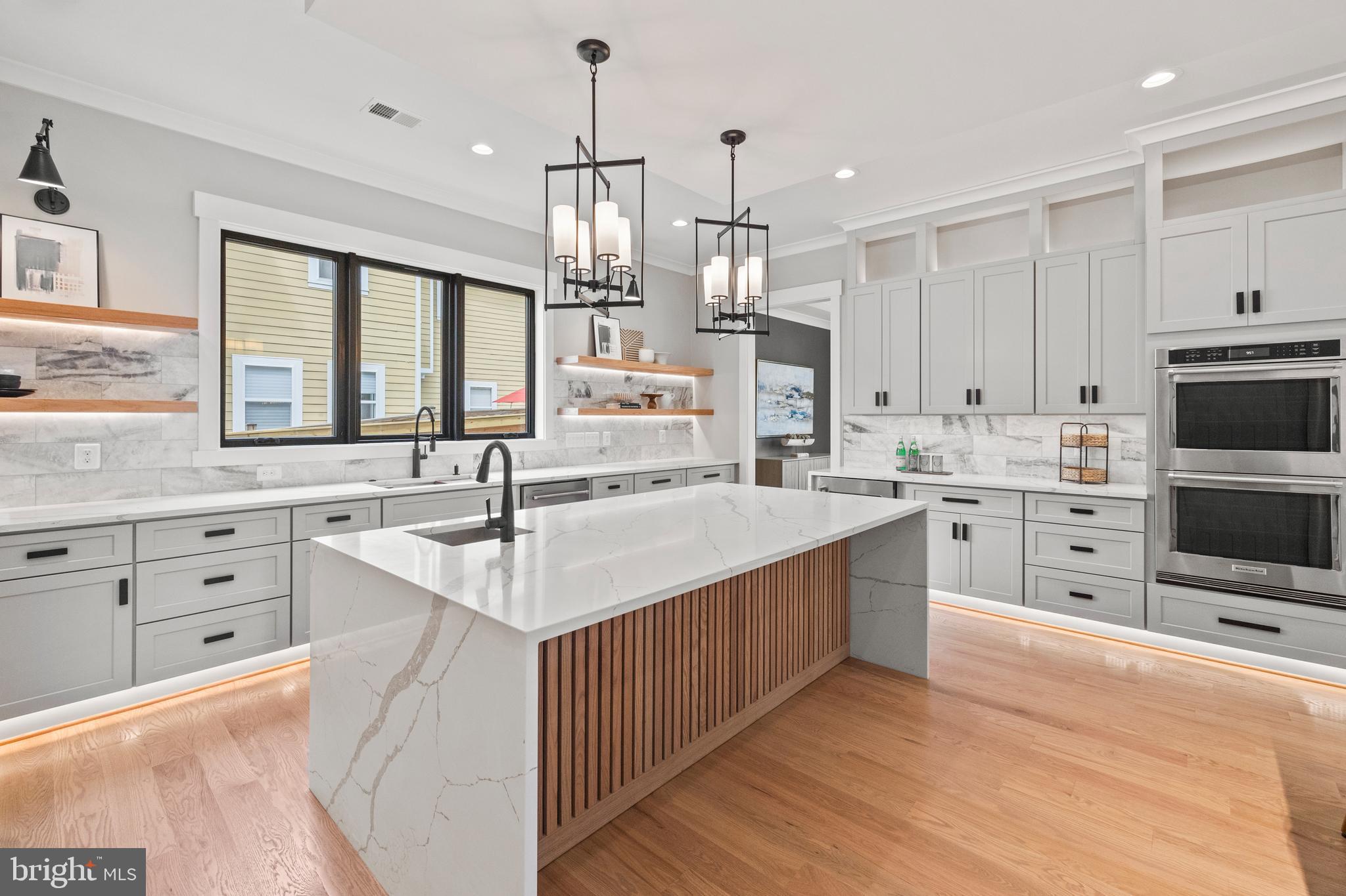 VIENNA WOODS - Residential