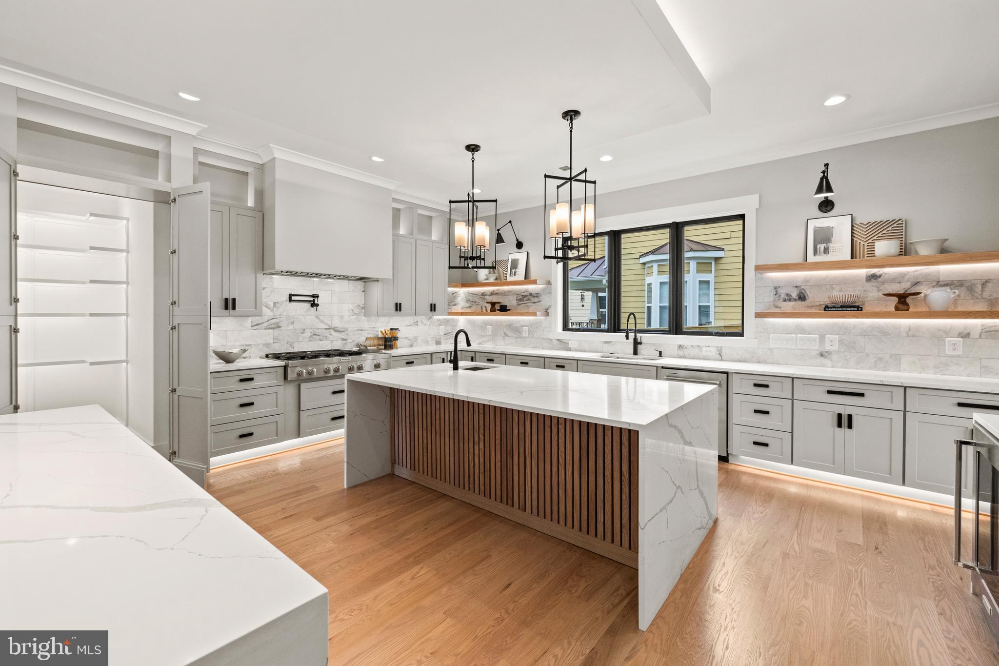 VIENNA WOODS - Residential