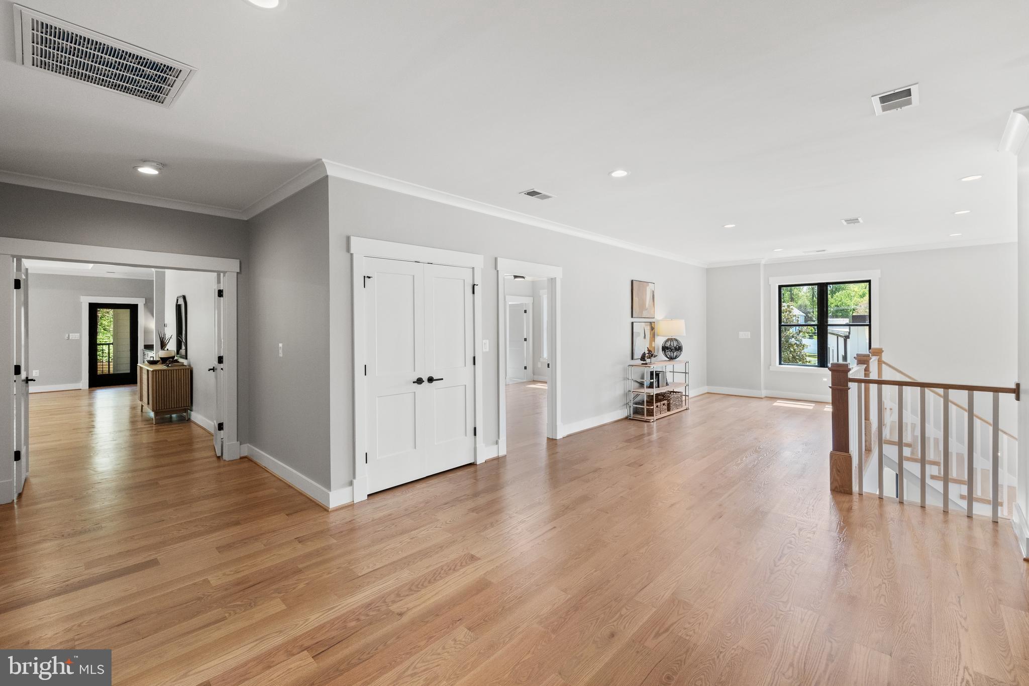 VIENNA WOODS - Residential