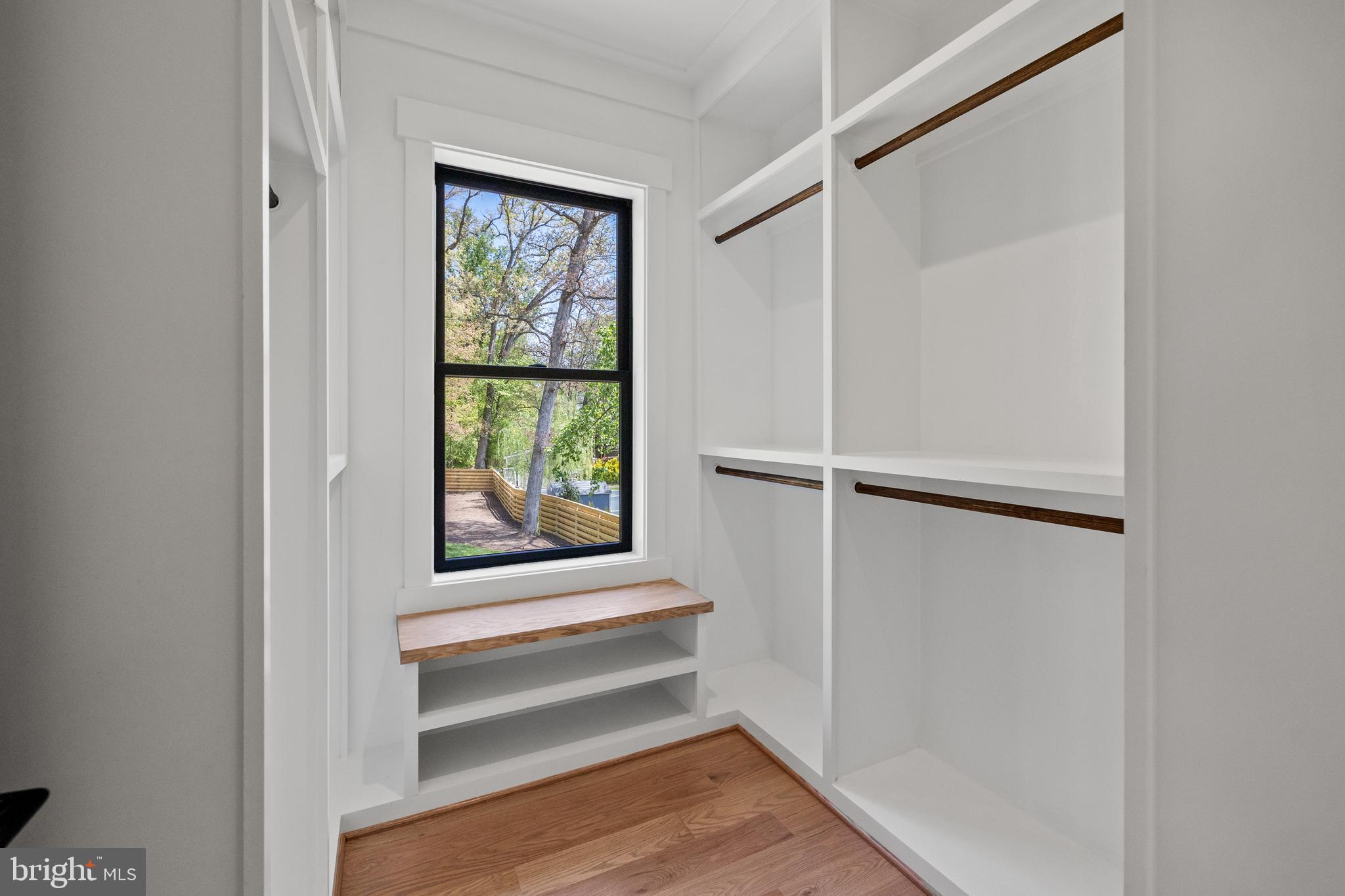 VIENNA WOODS - Residential