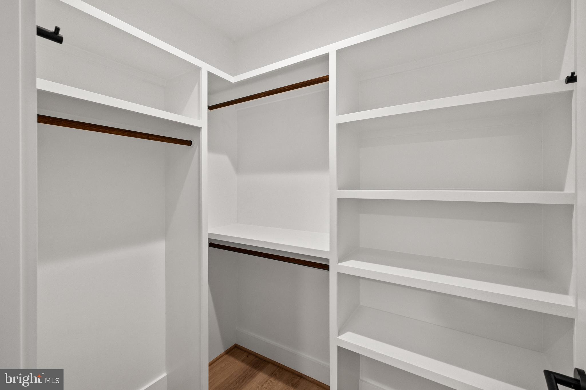 VIENNA WOODS - Residential