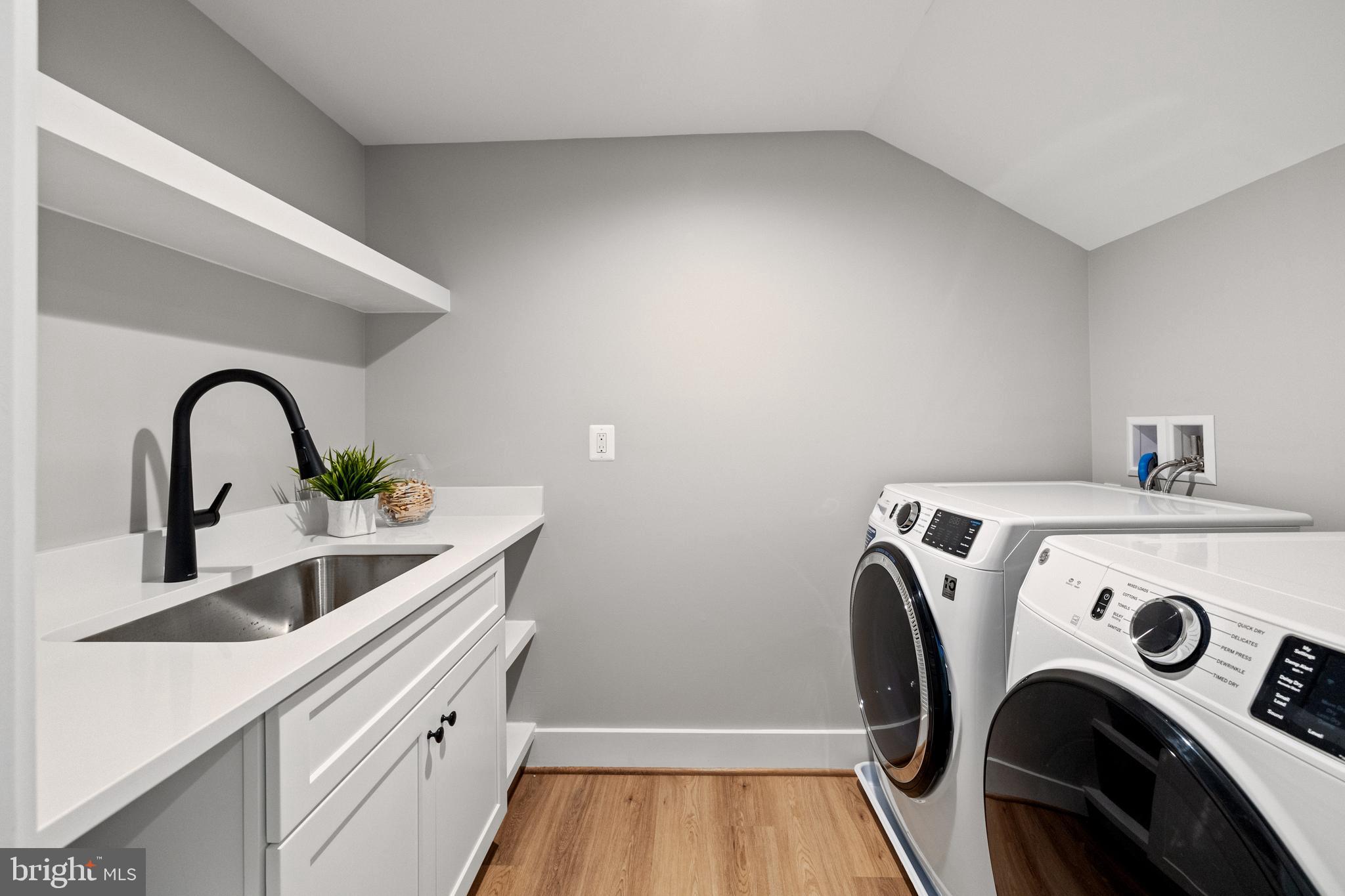 VIENNA WOODS - Residential