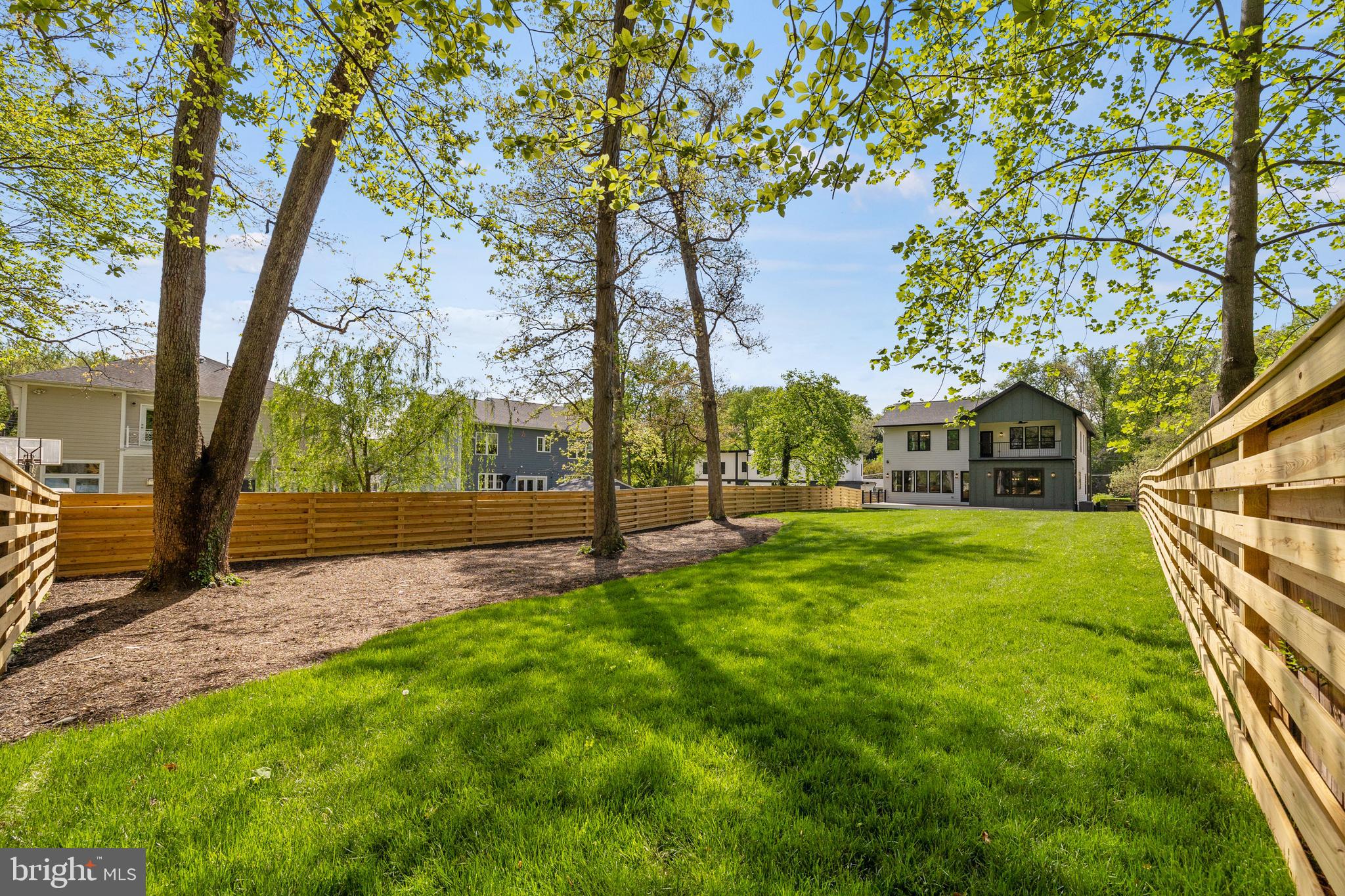 VIENNA WOODS - Residential