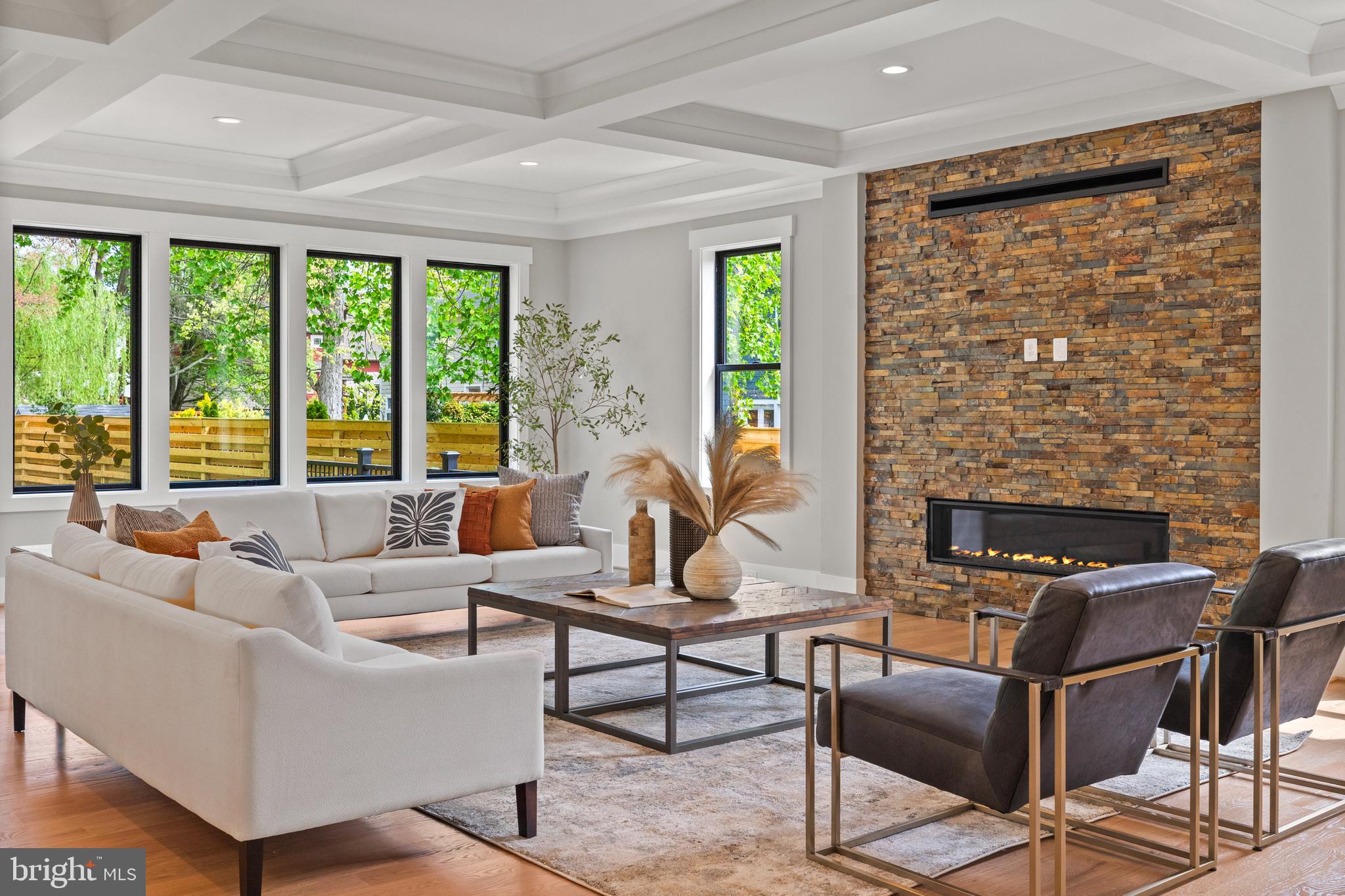 VIENNA WOODS - Residential