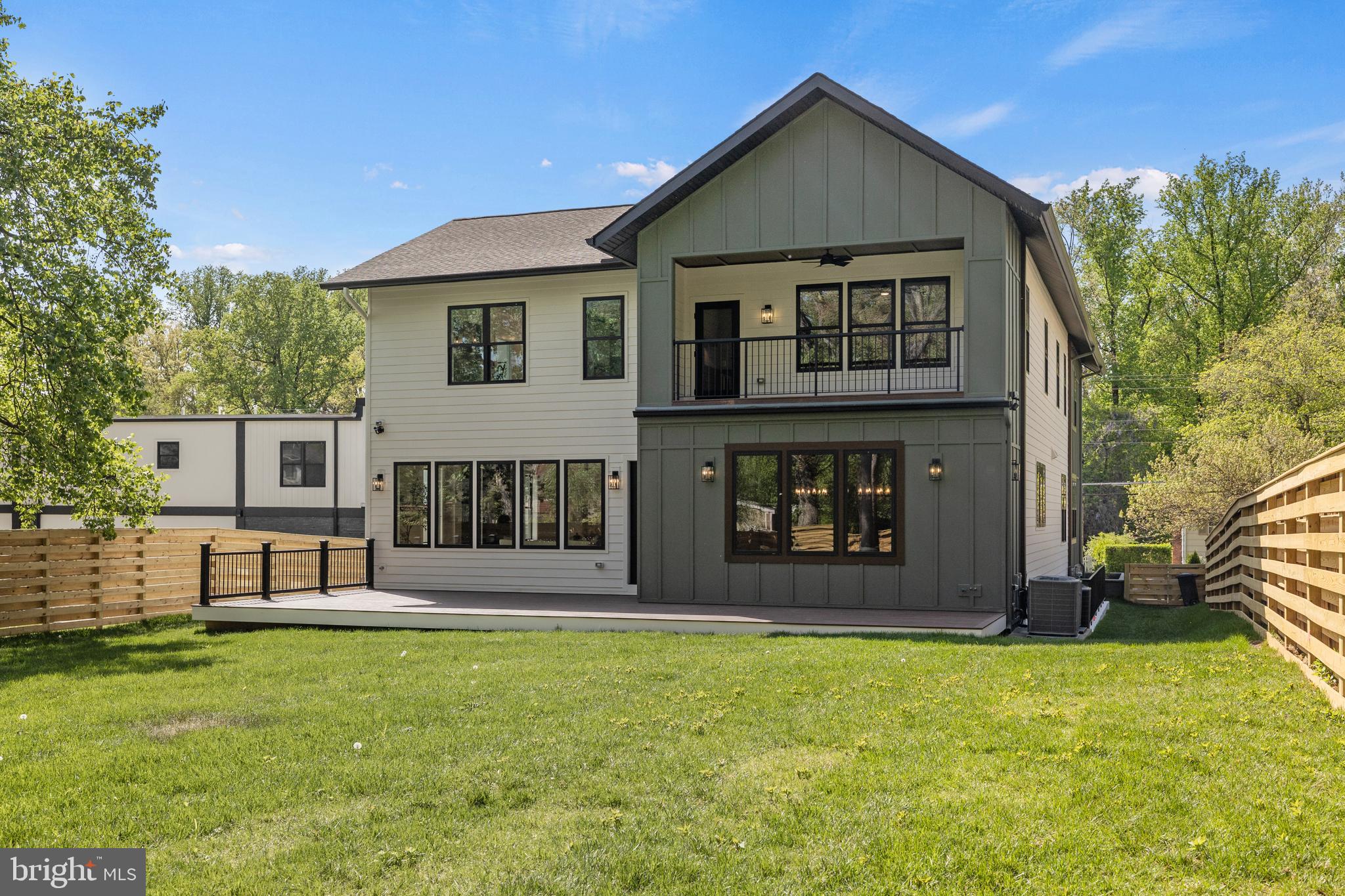 VIENNA WOODS - Residential