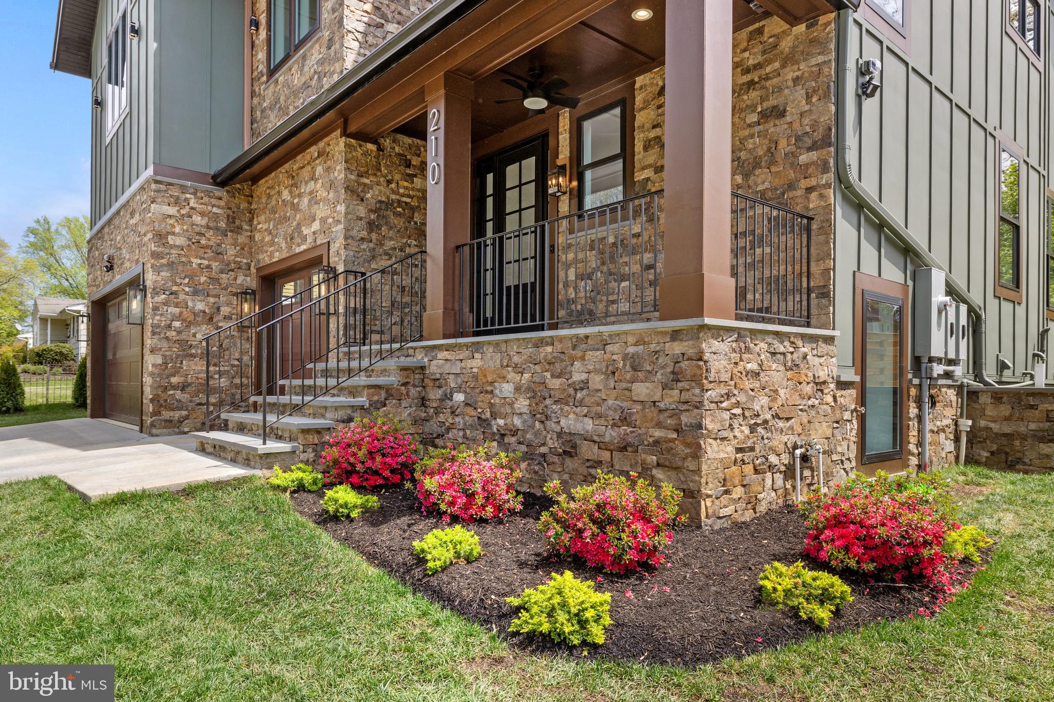 VIENNA WOODS - Residential