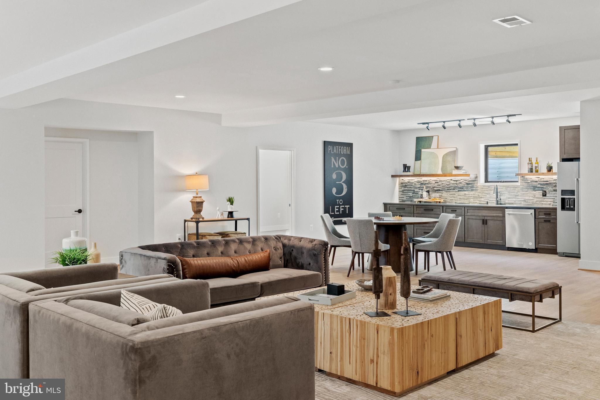 VIENNA WOODS - Residential