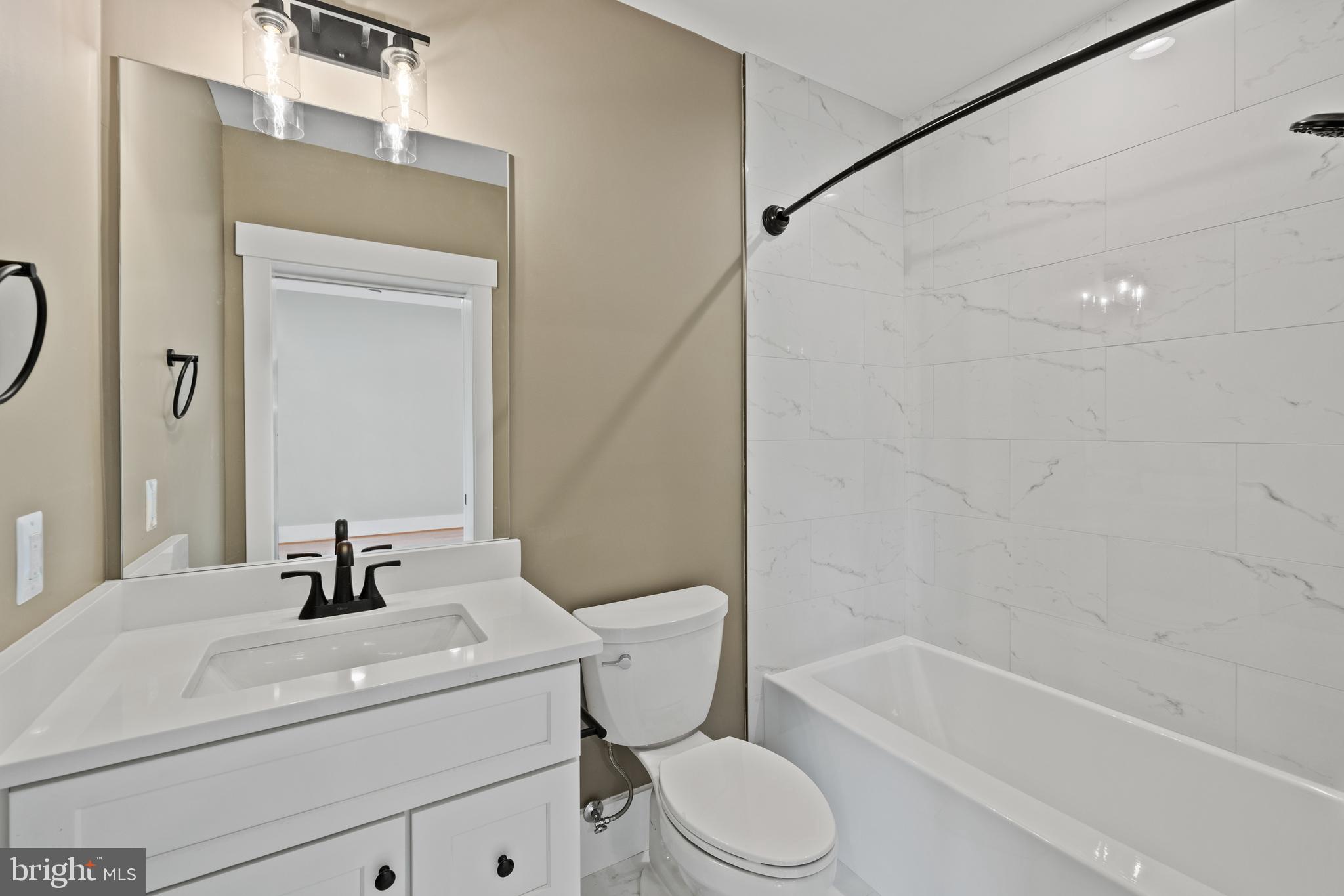 VIENNA WOODS - Residential