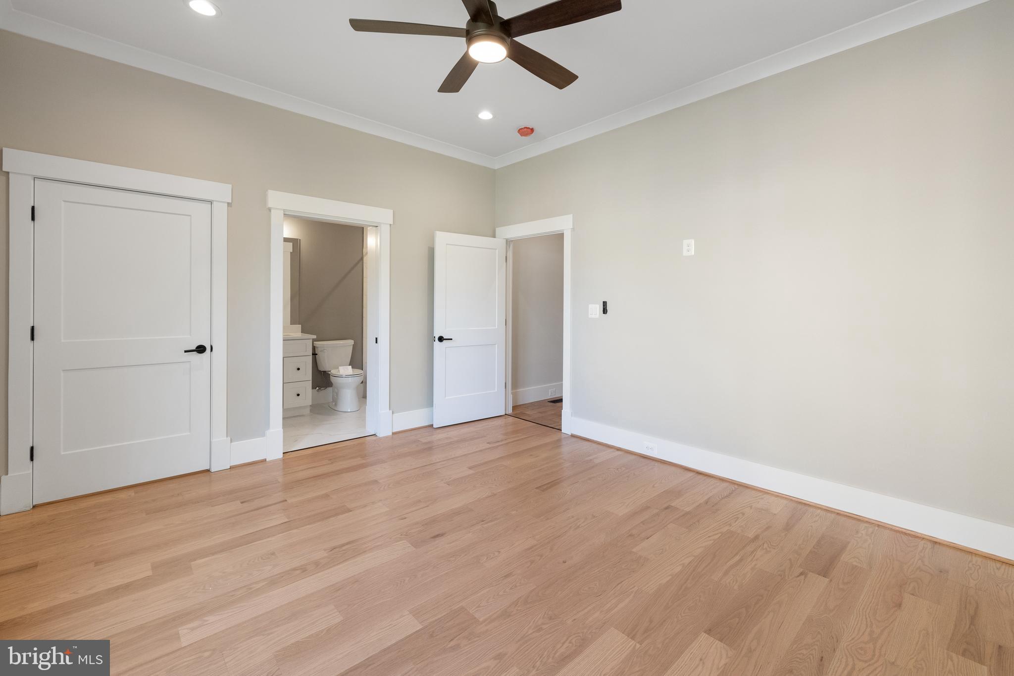 VIENNA WOODS - Residential