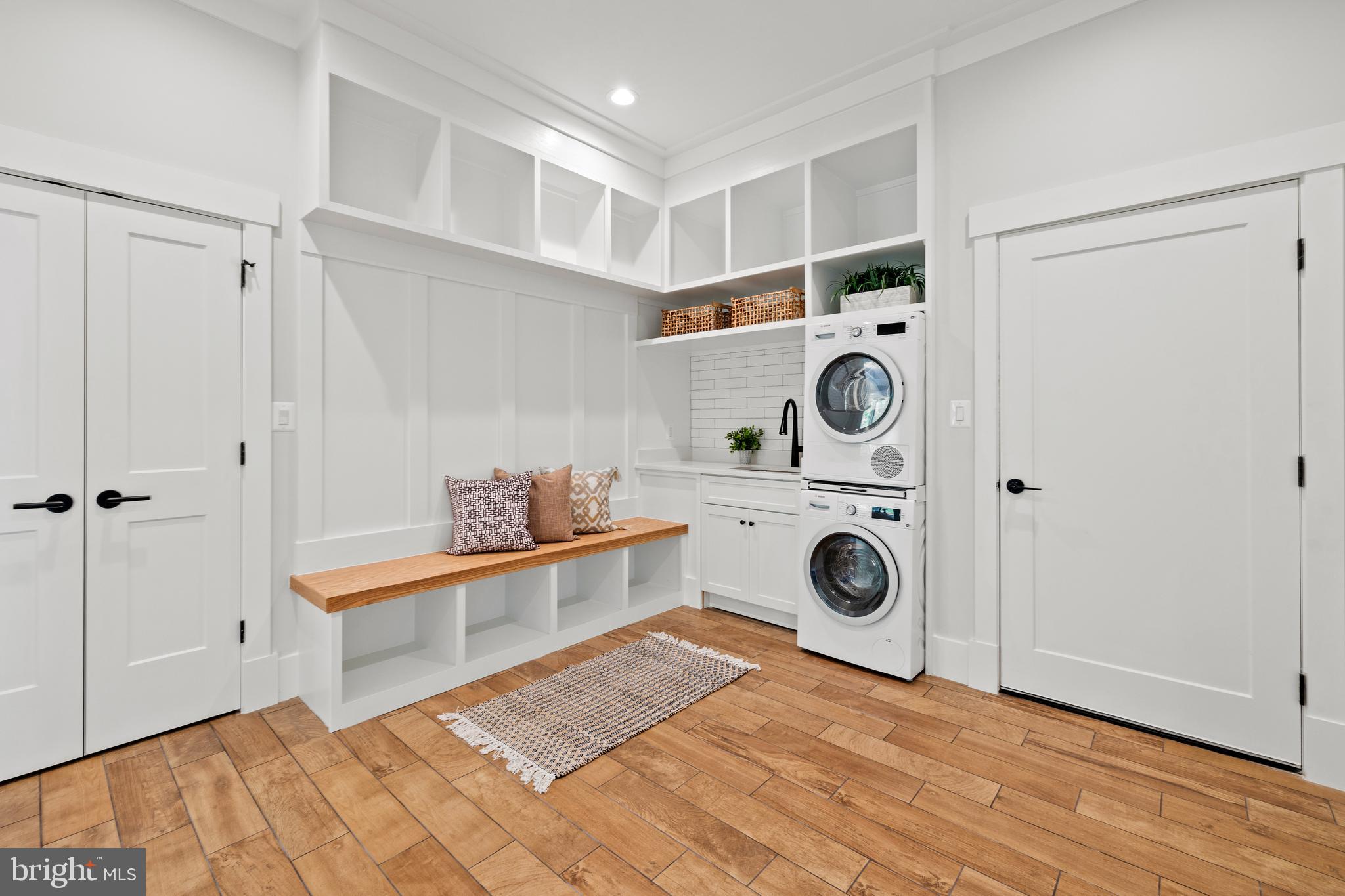 VIENNA WOODS - Residential