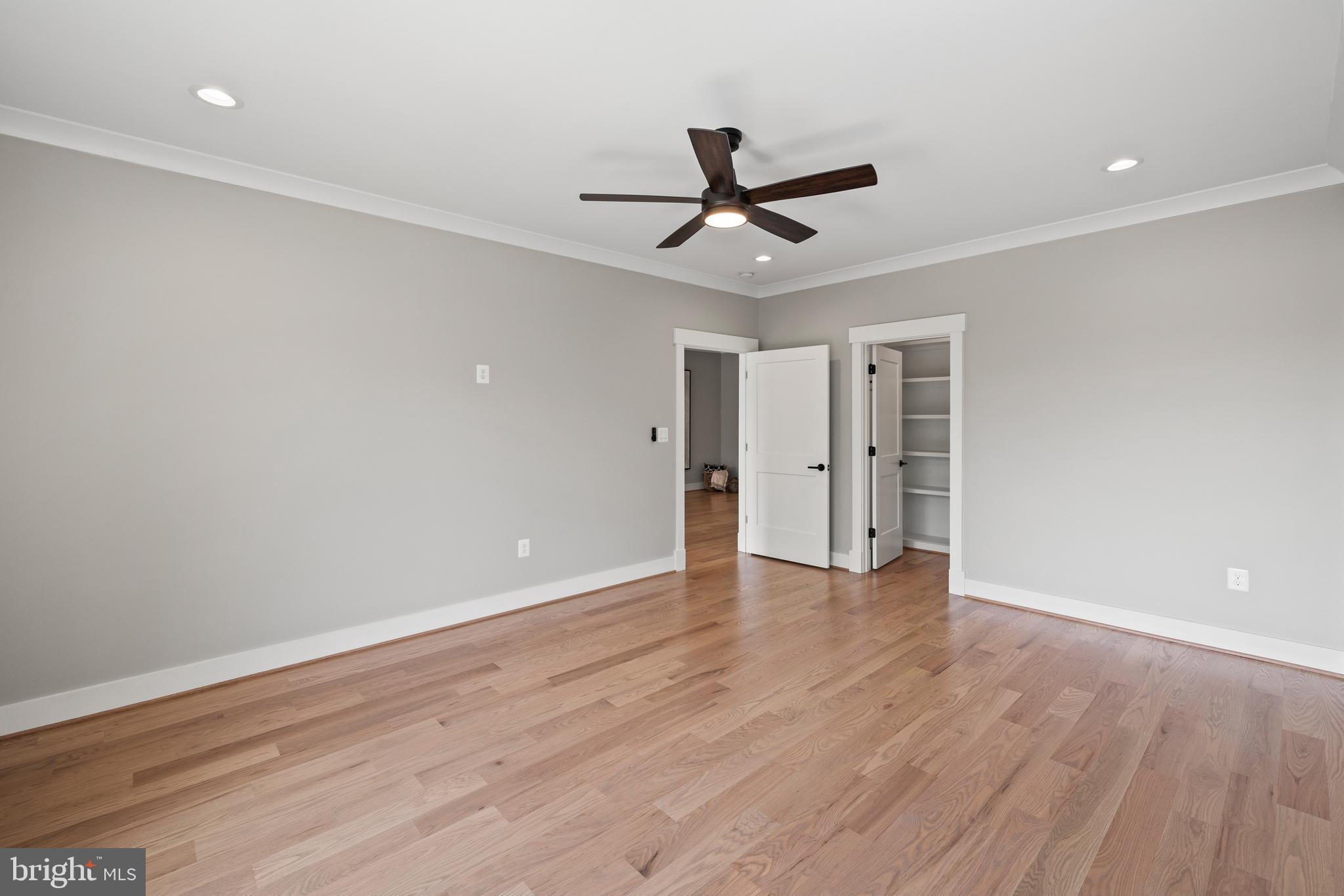 VIENNA WOODS - Residential