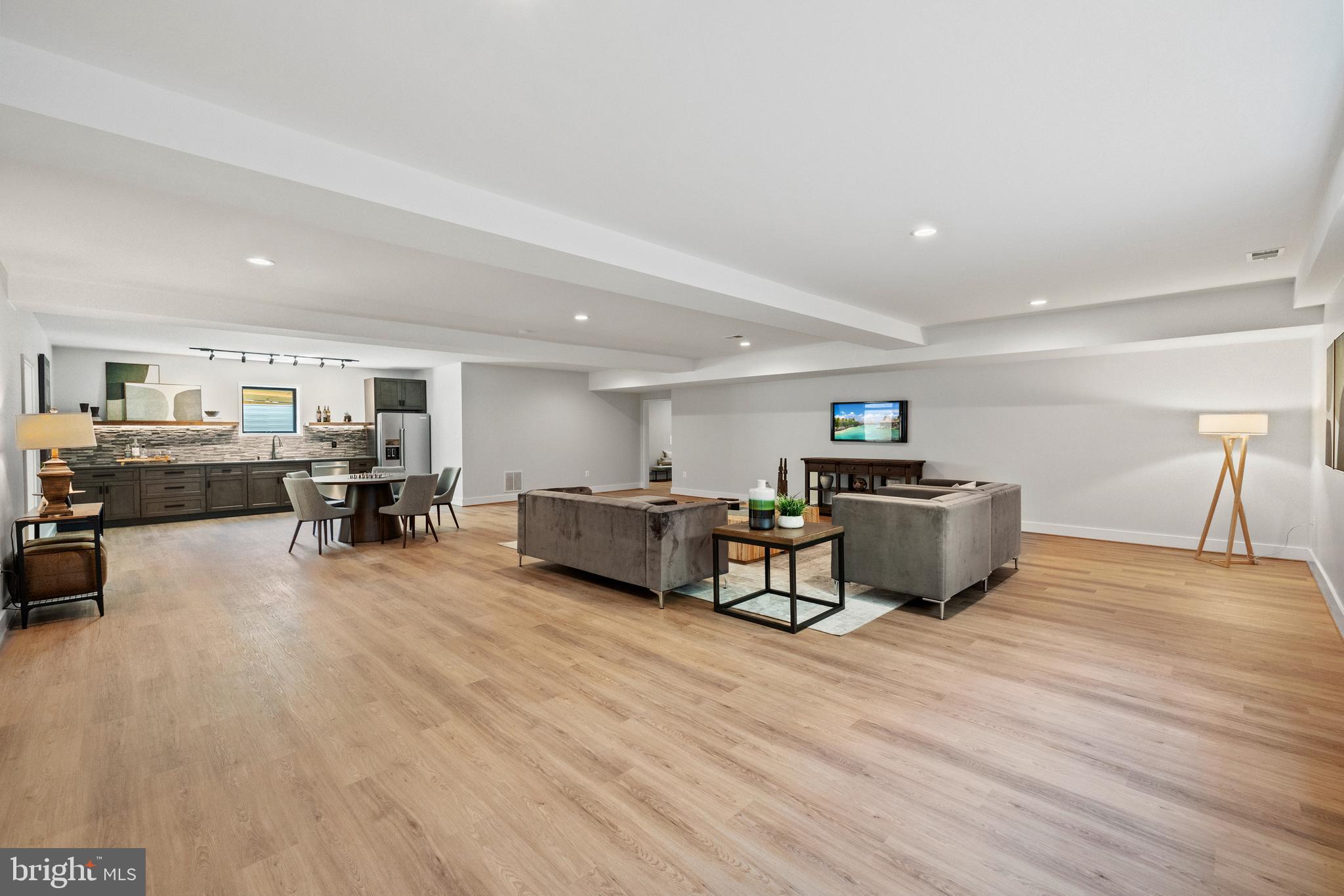 VIENNA WOODS - Residential