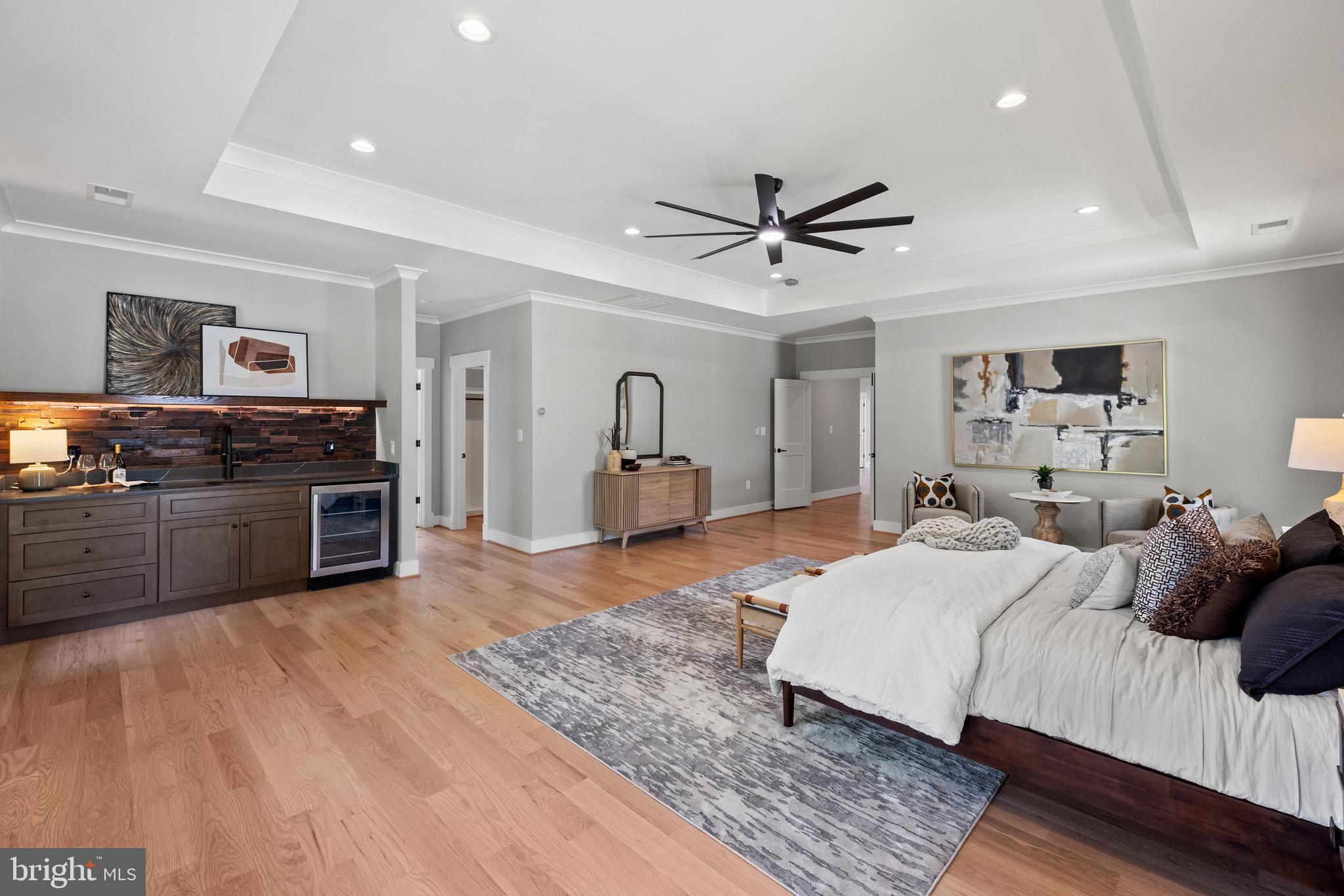 VIENNA WOODS - Residential