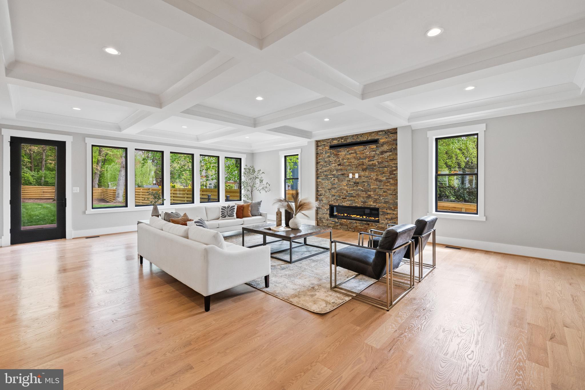 VIENNA WOODS - Residential