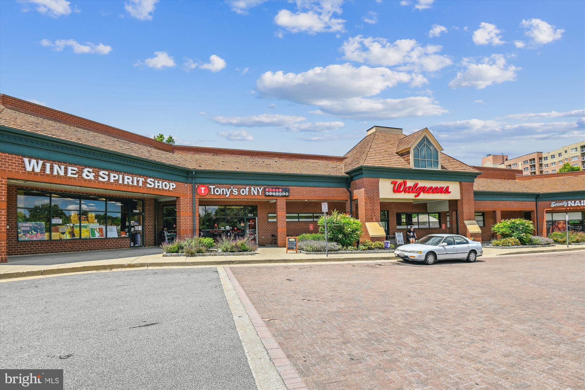 PADONIA COMPLEX - Residential