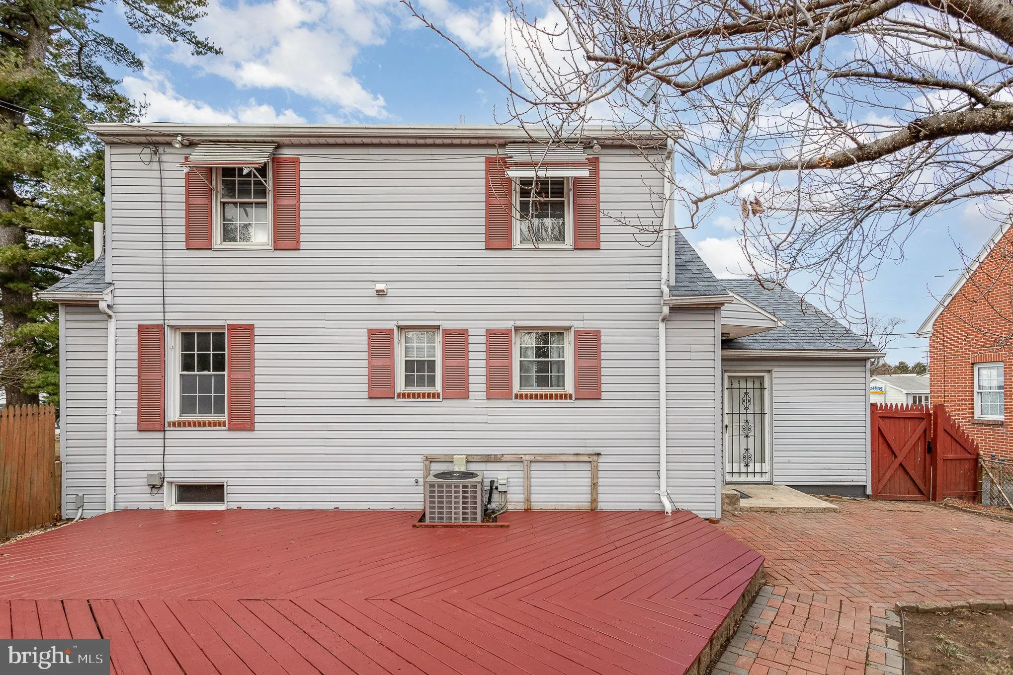 York, Pennsylvania 17406, United States, 3 Bedrooms Bedrooms, ,1 BathroomBathrooms,Residential,Pending,80312