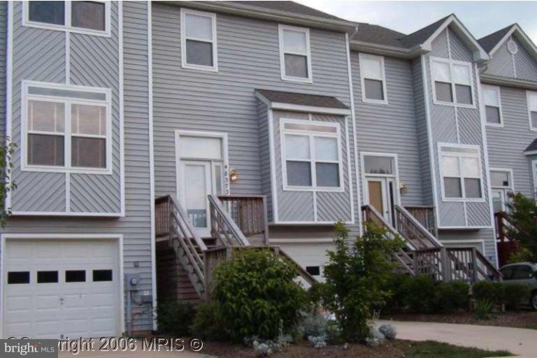 VILLAS ON WATERS EDGE - Residential Lease