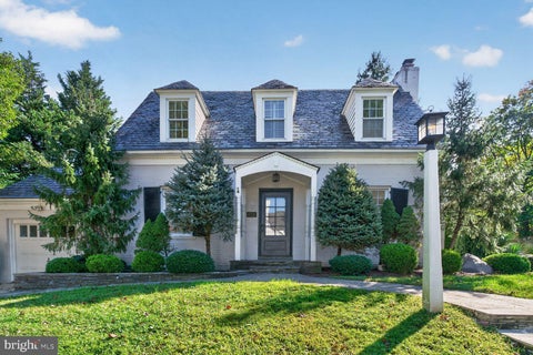 Homes For Sale - 8201 Larry Place<br/> Montgomery County, CHEVY CHASE, MD 20815