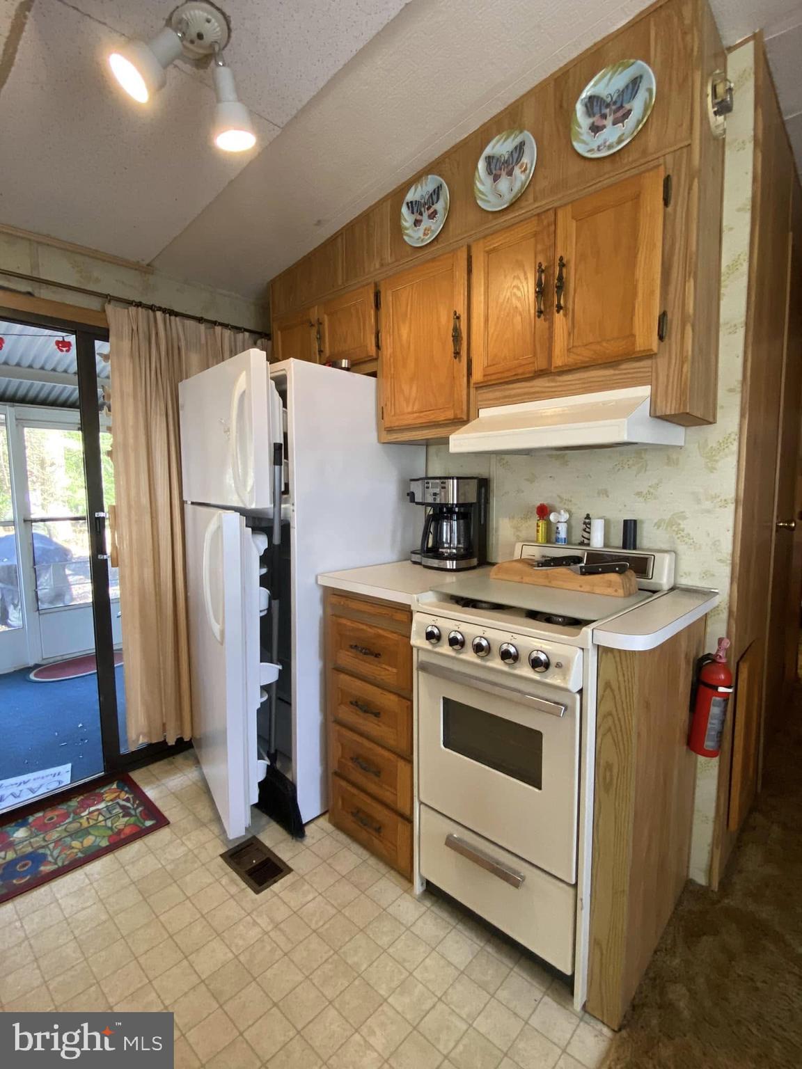 INDIAN ACRES - Residential