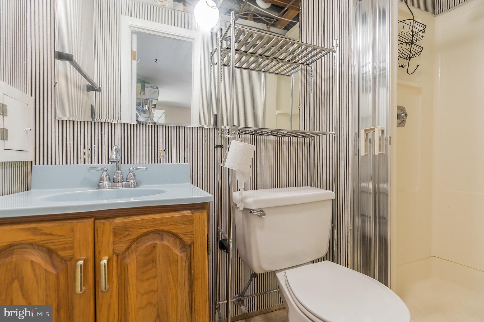 ROLLING VALLEY - Residential Lease