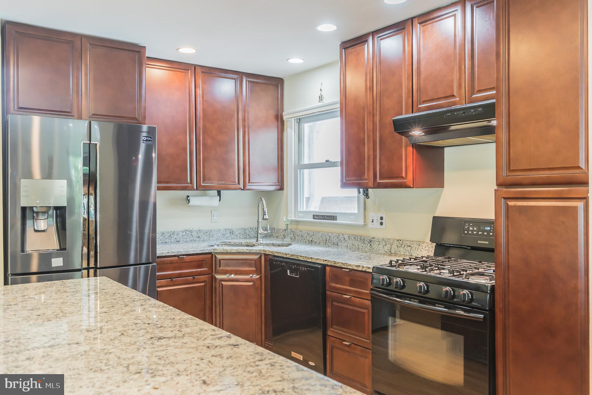 ROLLING VALLEY - Residential Lease