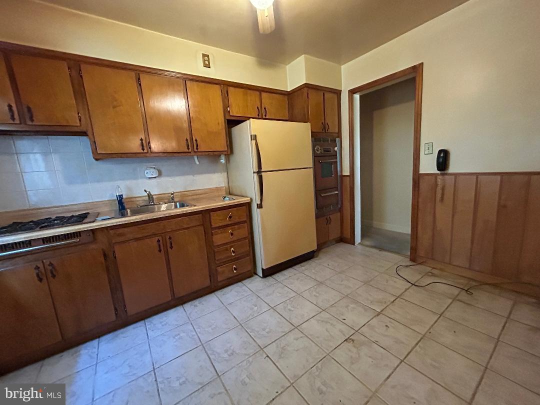CATONSVILLE MANOR - Residential