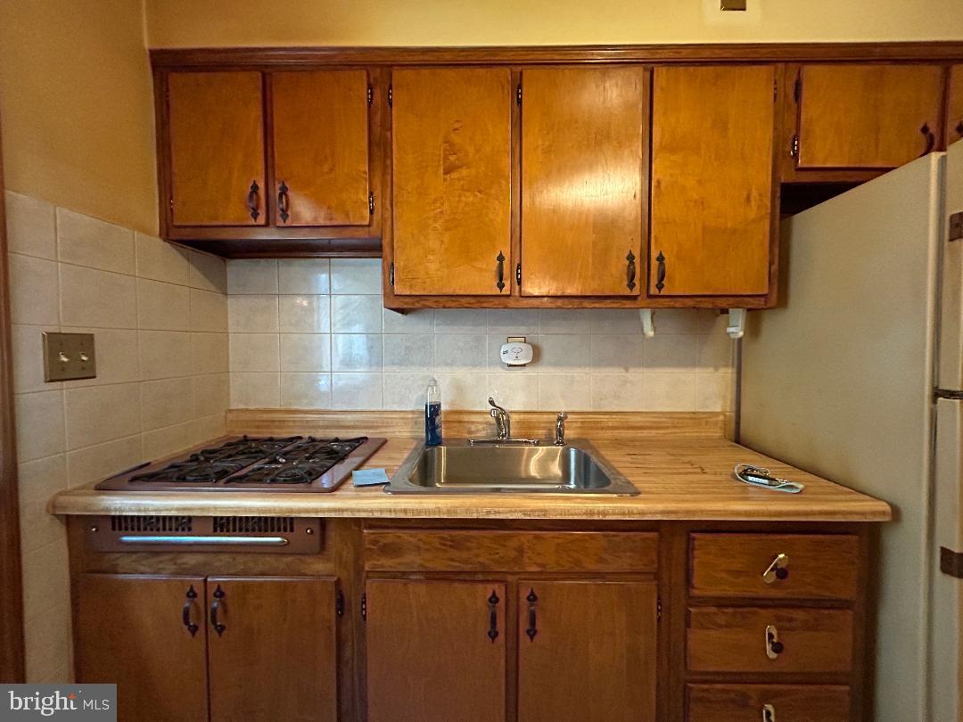 CATONSVILLE MANOR - Residential