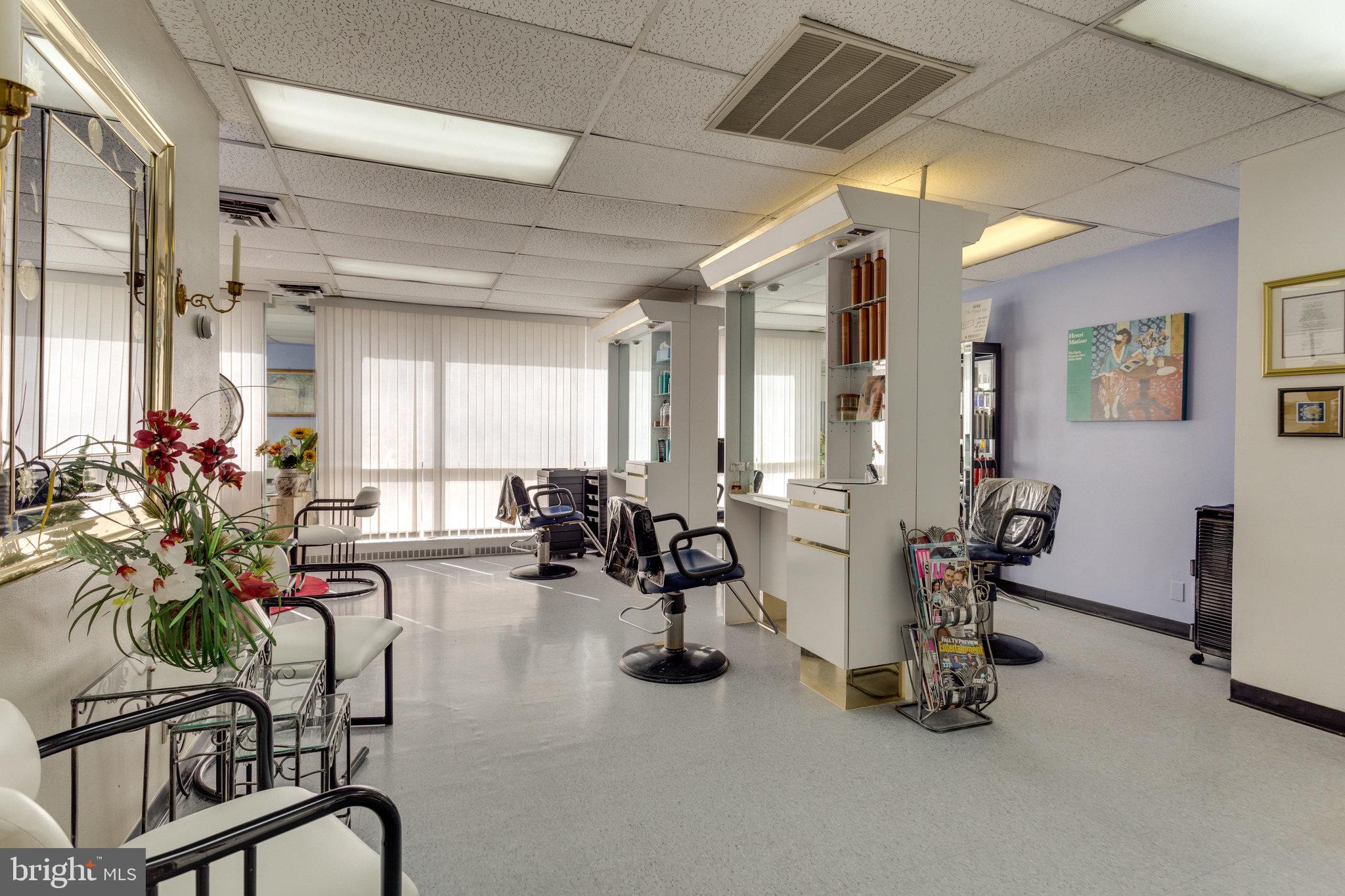 MCLEAN HOUSE NORTH - Residential