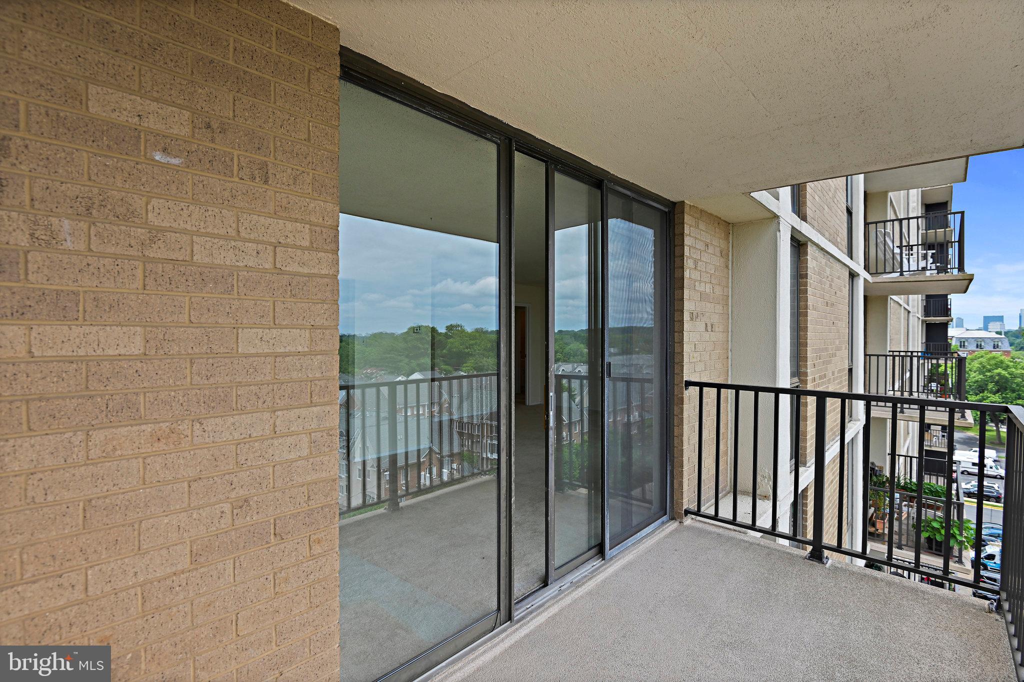 MCLEAN HOUSE NORTH - Residential