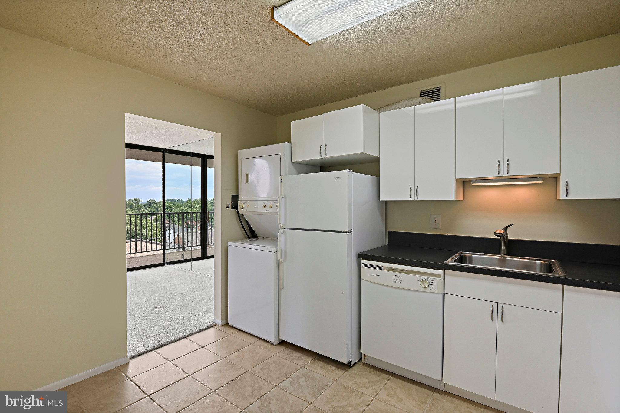 MCLEAN HOUSE NORTH - Residential