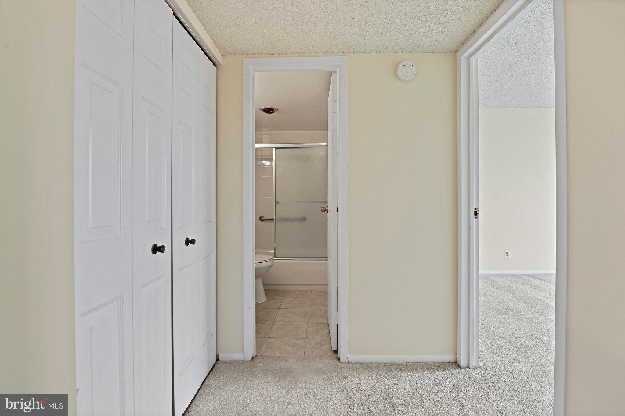 MCLEAN HOUSE NORTH - Residential