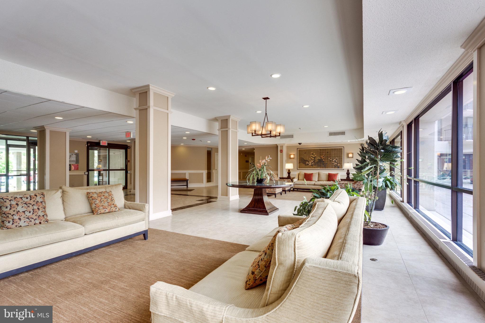 MCLEAN HOUSE NORTH - Residential