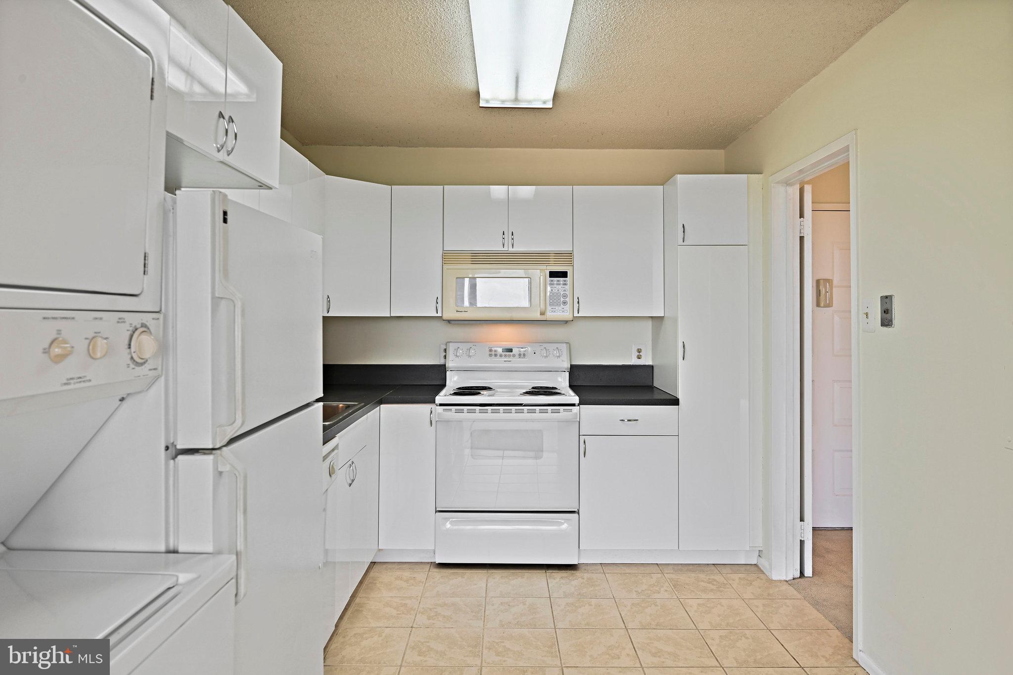 MCLEAN HOUSE NORTH - Residential