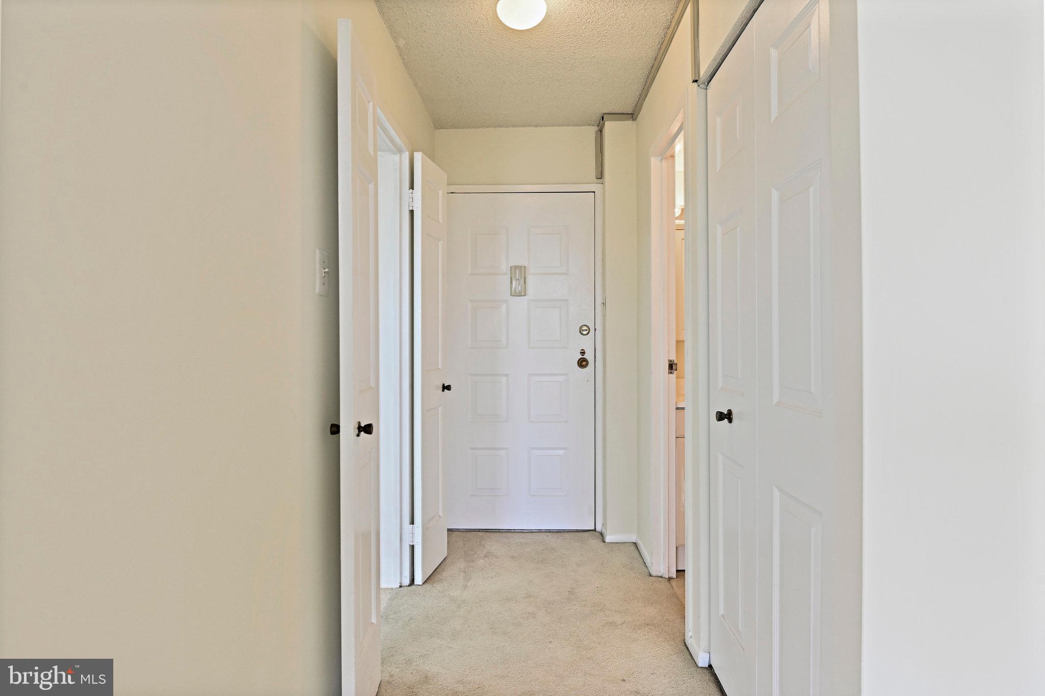 MCLEAN HOUSE NORTH - Residential